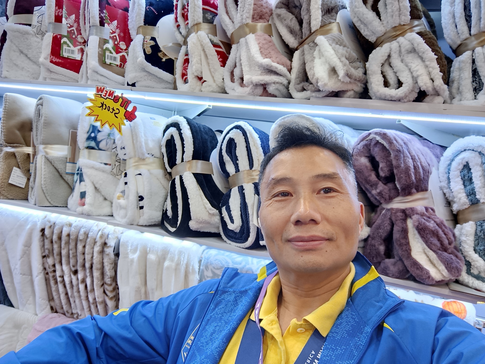 Golden Holding premium home textiles stock - China first quality exporter Facebook ad: @ premium home textiles stock lots �first quality…