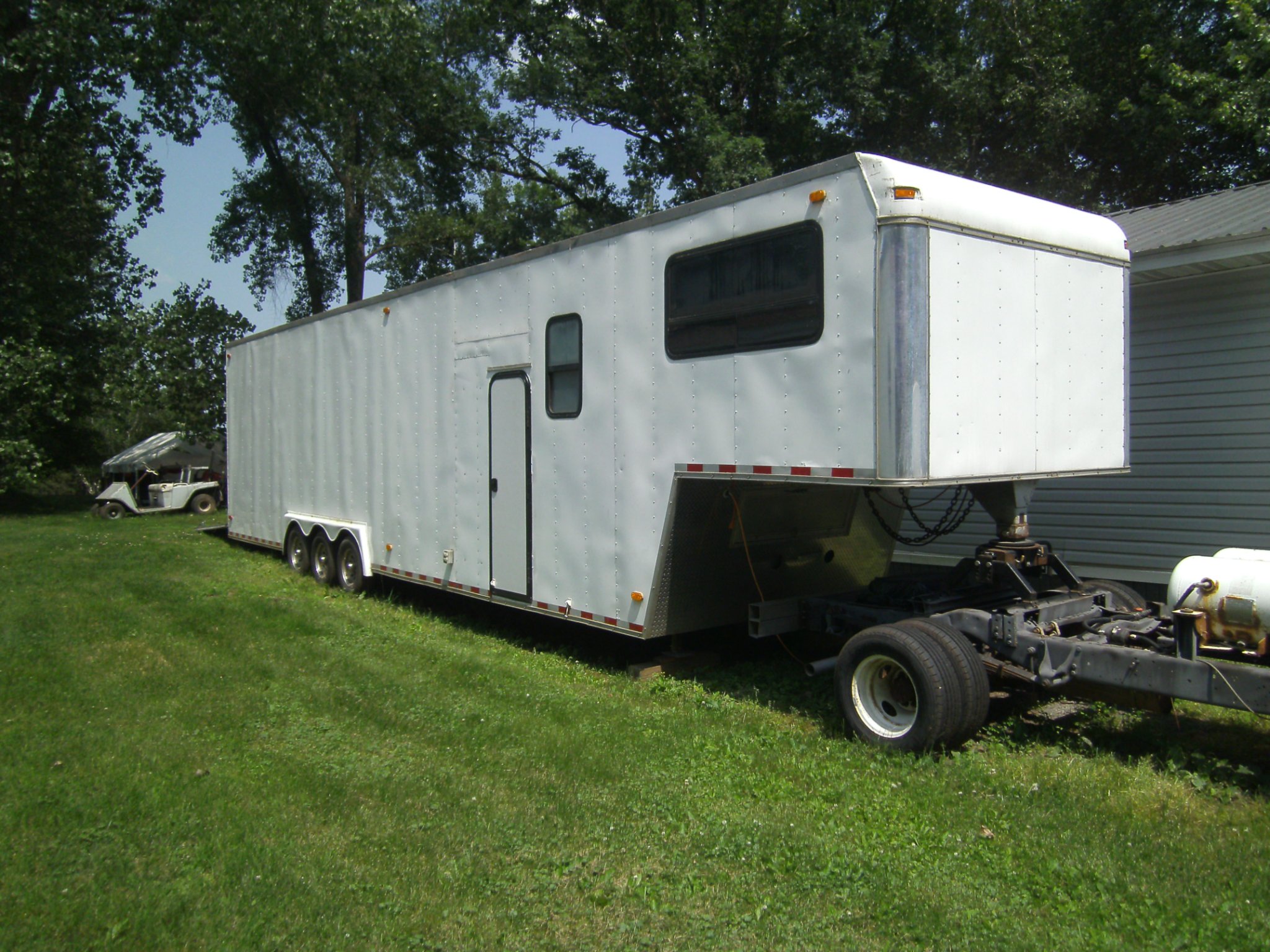 Roger McVitty Facebook ad: 1997 UNITED RACE TRAILER