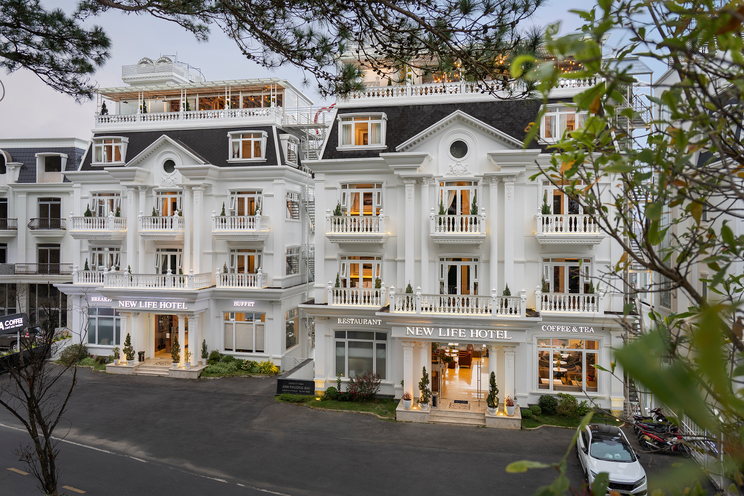New Life Hotel - Đà Lạt Facebook ad: 𝐍𝐞𝐰 𝐋𝐢𝐟𝐞 𝐇𝐨𝐭𝐞𝐥 𝐃𝐚 𝐋𝐚𝐭