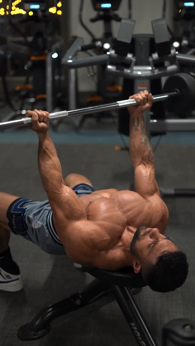 Fitbod Facebook ad: Building a fuller chest with @fitbodapp