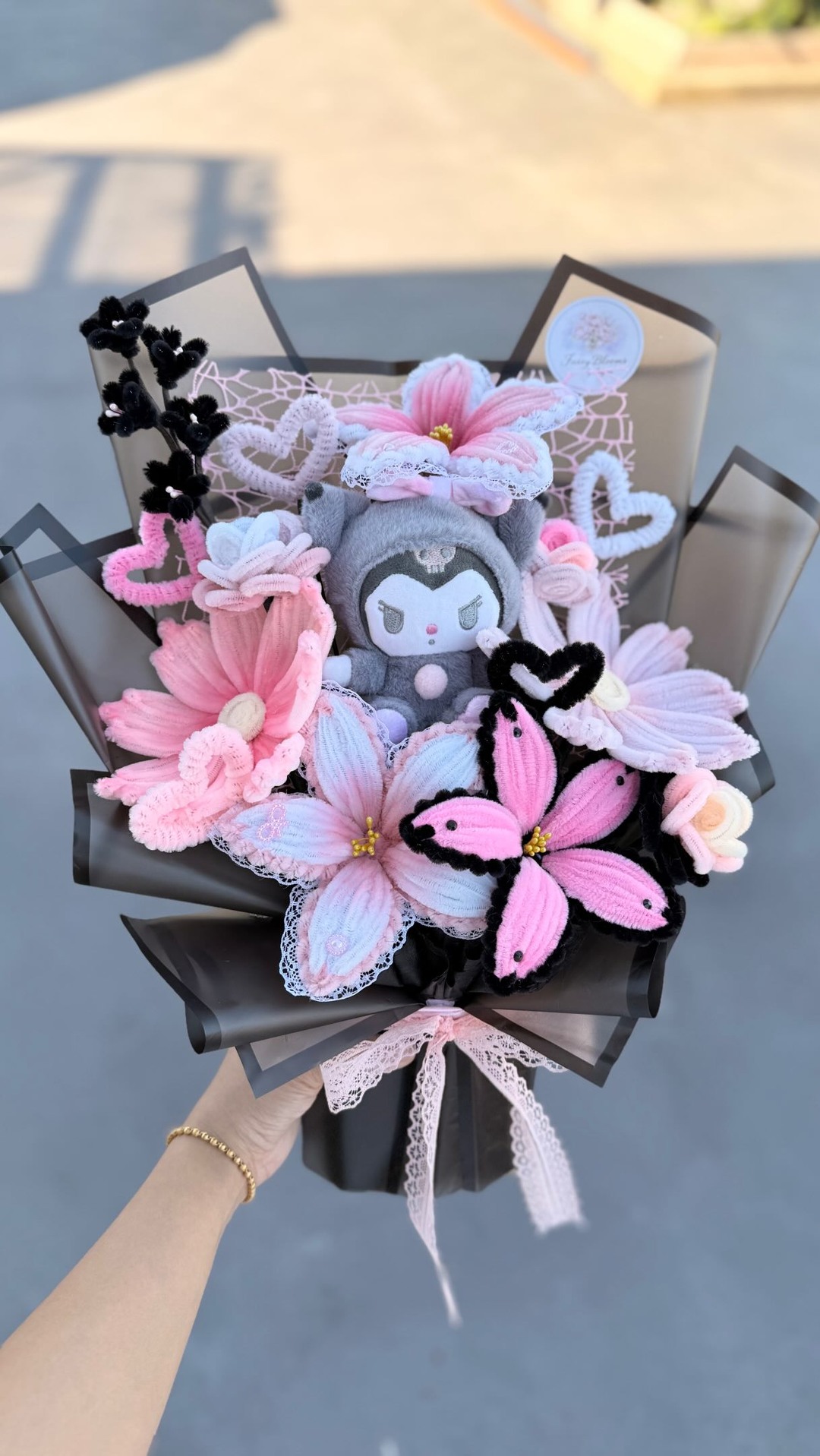 Fuzzy Blooms Facebook ad: Tell me their favourite flowers, colours and plush…