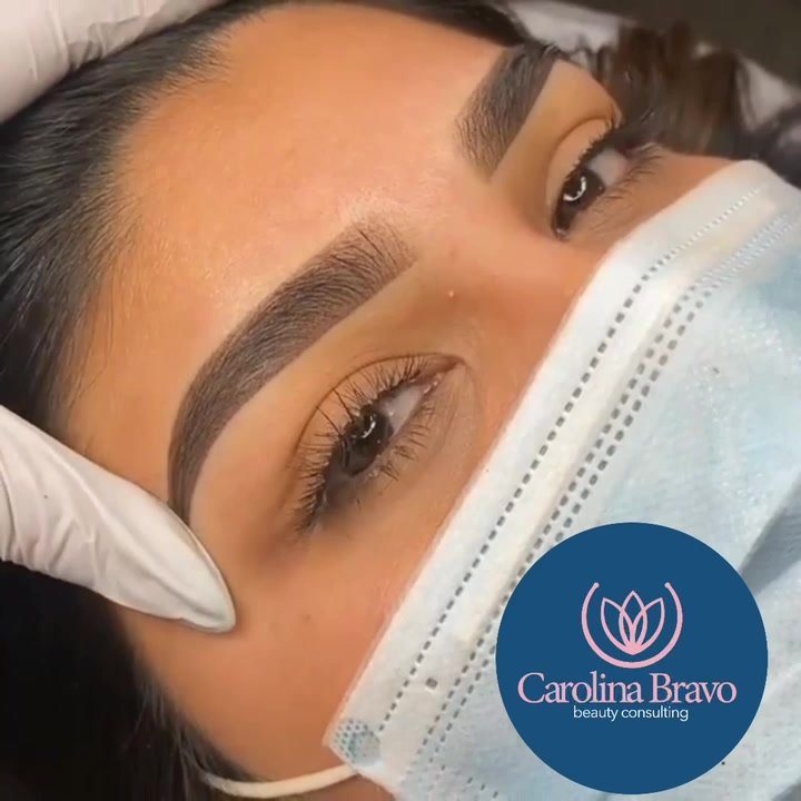 Carolina Bravo Beauty Consulting Facebook ad: ATENCIÓN SANTO DOMINGO