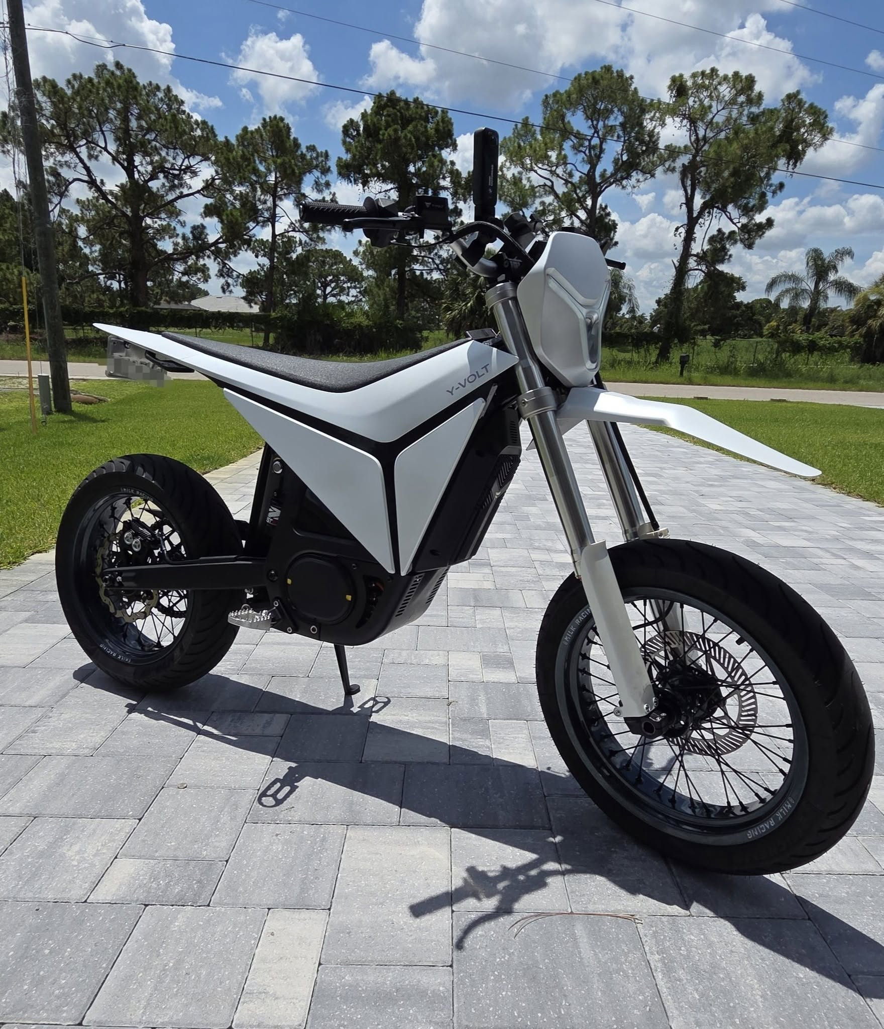 YVOLT Facebook ad: SURGE V-Comparable to Gas Bikes That Cost $3k+ More