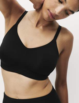 Marks and Spencer Facebook ad: Layers made for the in-between.