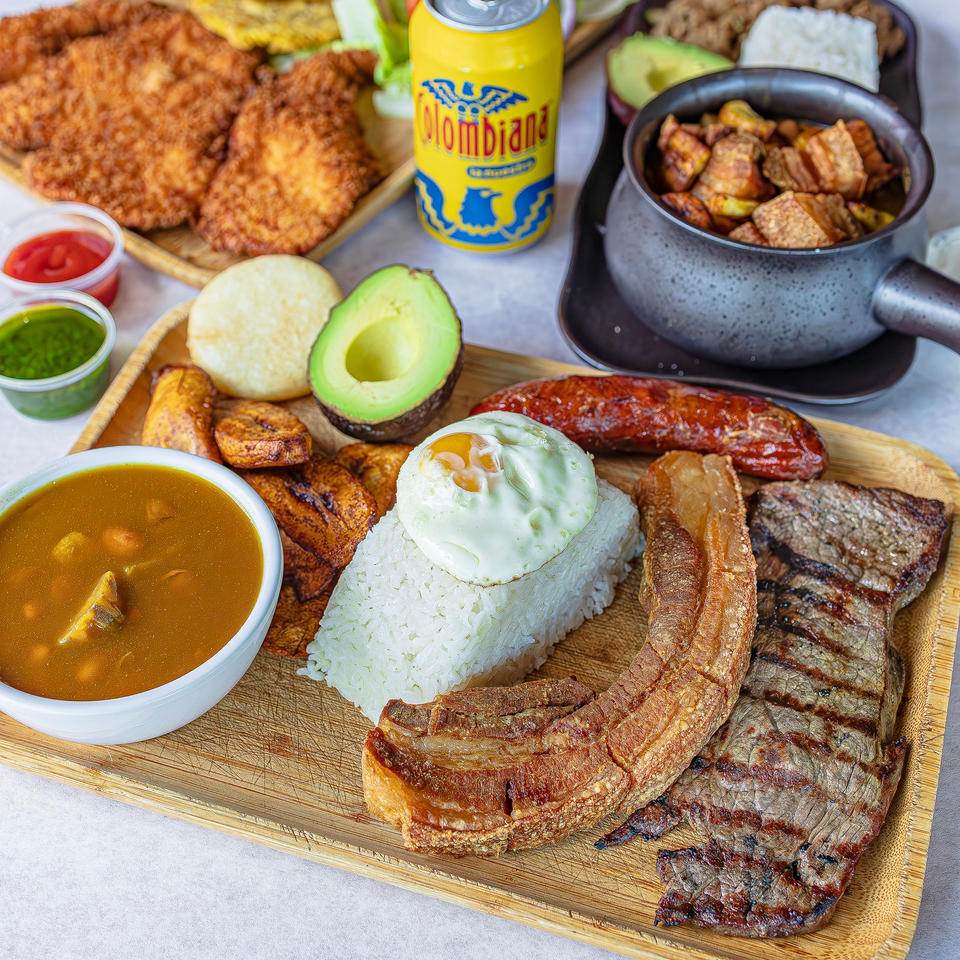 Bandeja Paisa Latin Restaurant Facebook ad: Home - Bandeja Paisa Orlando Colombia Food Near Me