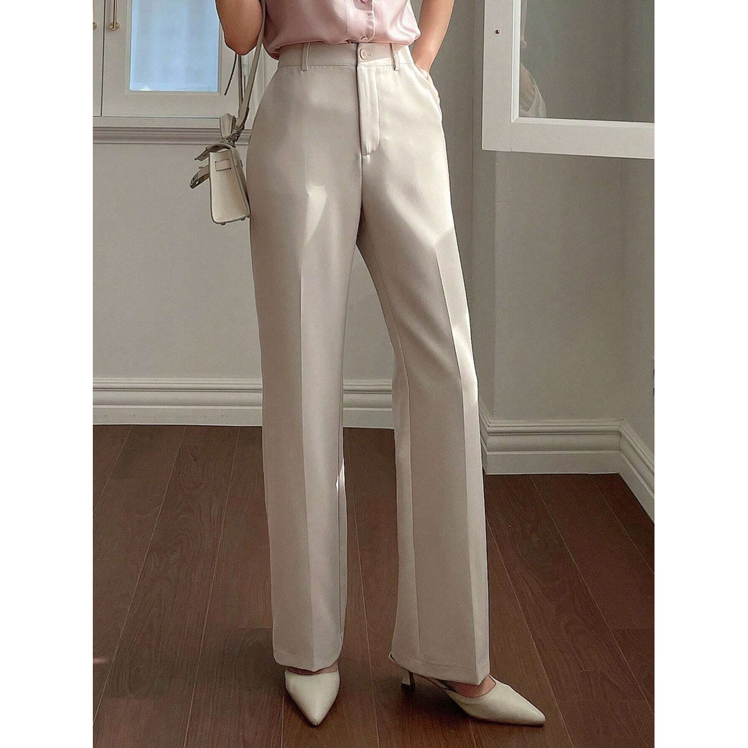 WearWest Facebook ad: Flights booked, 'fits checked Shop summer essentials