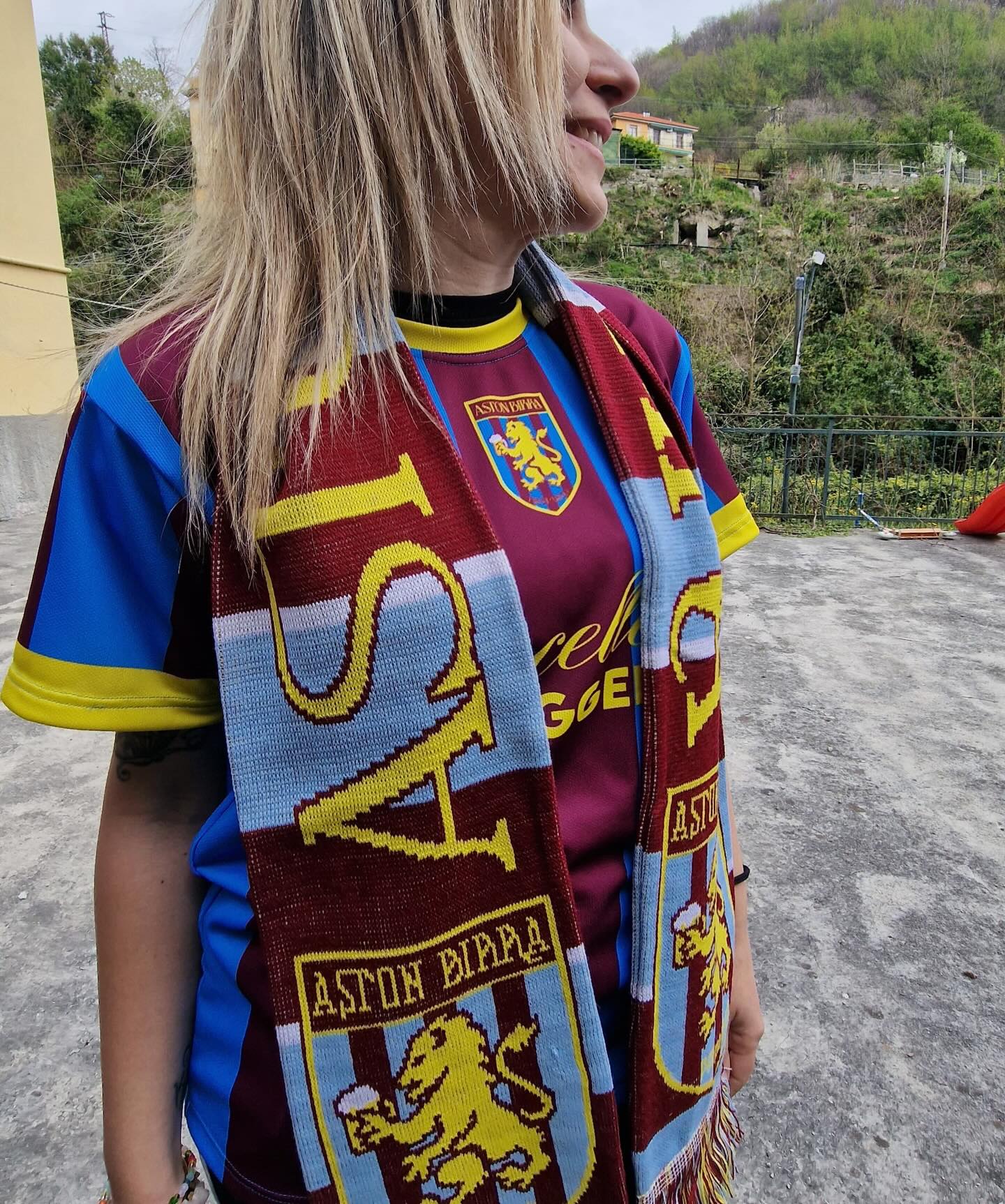 Aston Birra FC Facebook ad: Da oggi maglie e sciarpe sono in vendita…