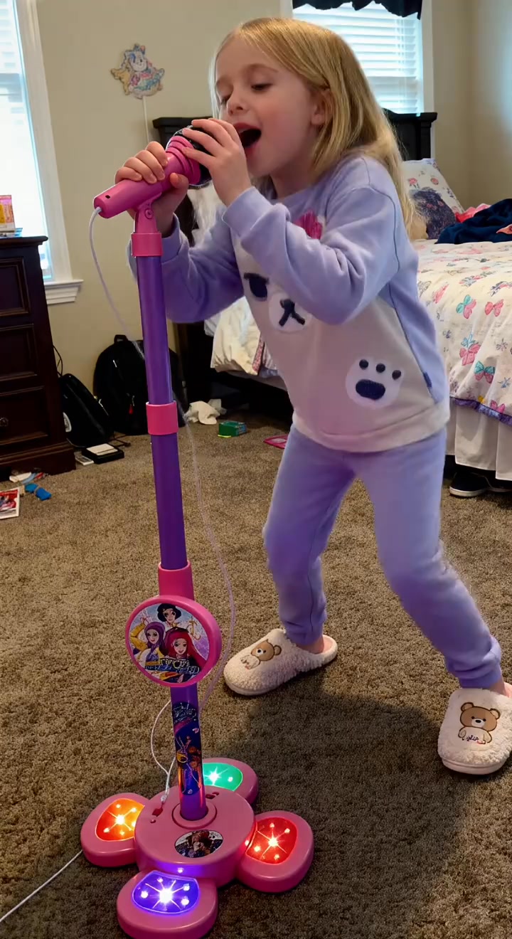 Tiny Dreams UK Facebook ad: #1Kids Karaoke