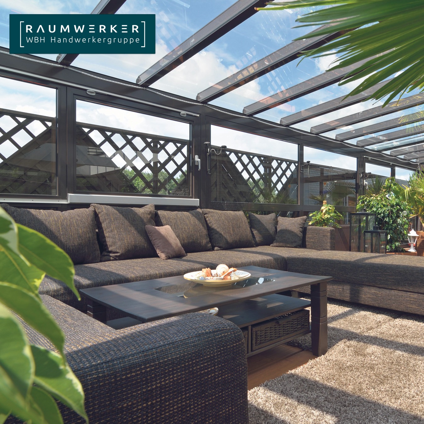 Raumwerker Facebook ad: Langlebiger Schutz auf Ihrer Terrasse.