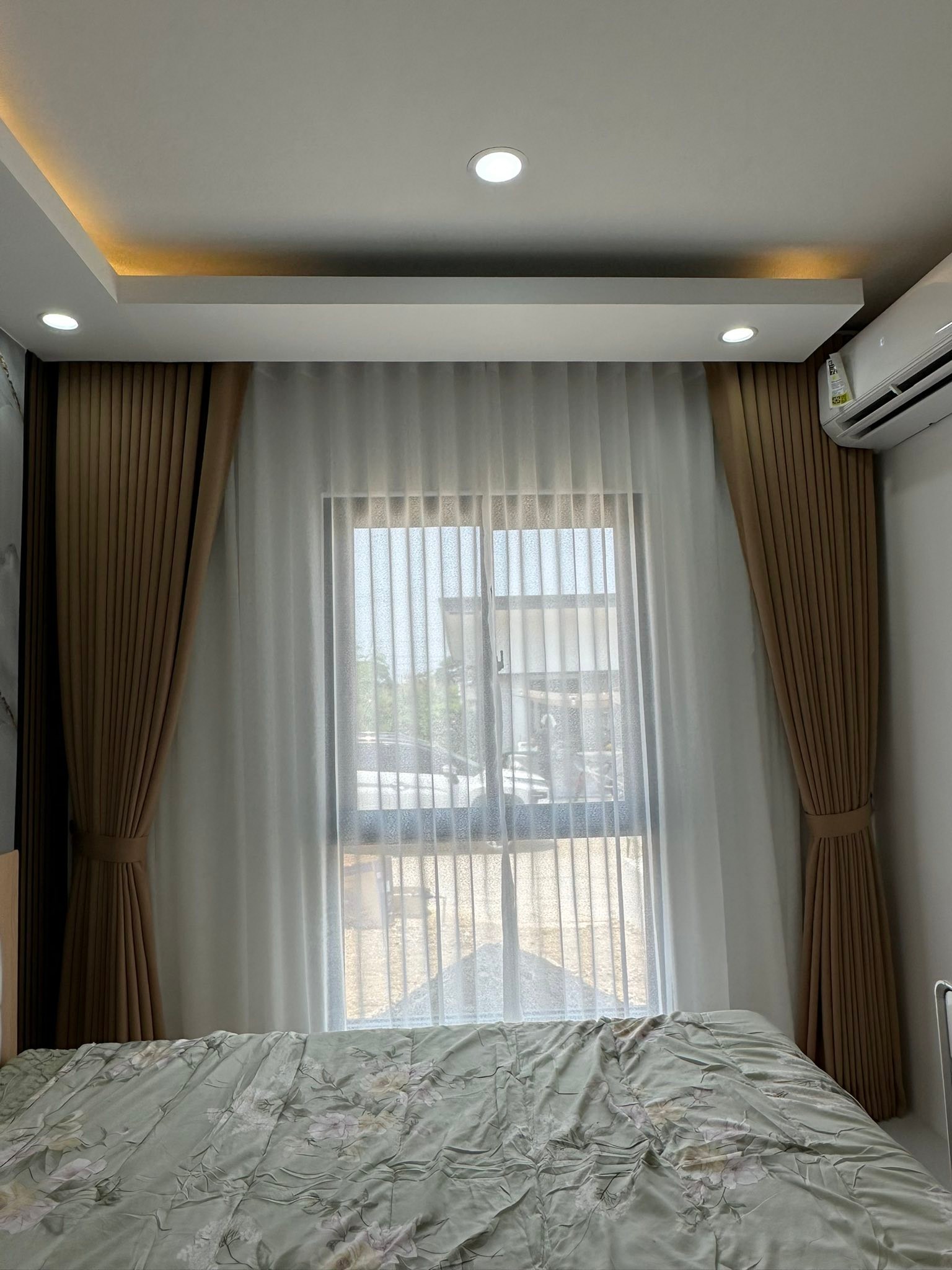 Hailey's Window Blinds and Home Decor Facebook ad
