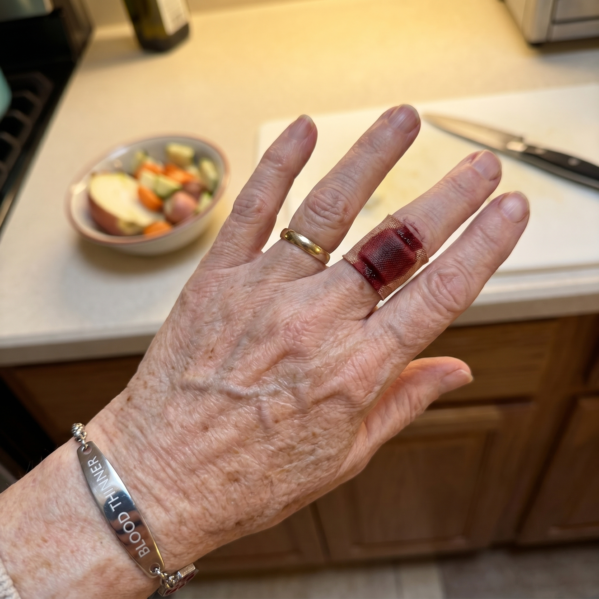 Linda Hayes Facebook ad: Protect yourself in an emergency