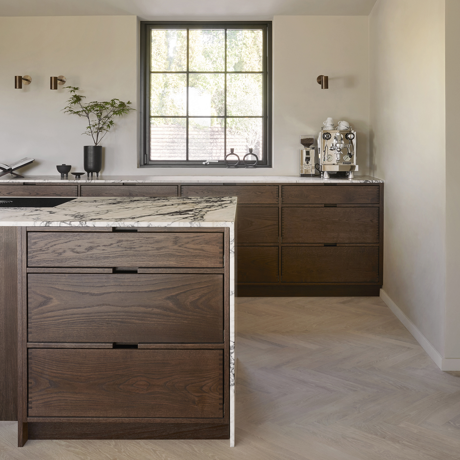 Handcrafted Interior Facebook ad: På Handcrafted Interior skräddarsyr vi designlösningar och…