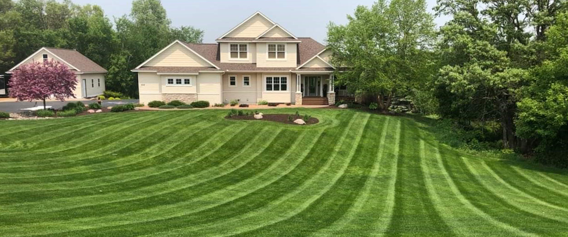 Rutland TurfCare and Pest Control Facebook ad: Lush Lawns Await: Claim Your FREE Grub Control Today!