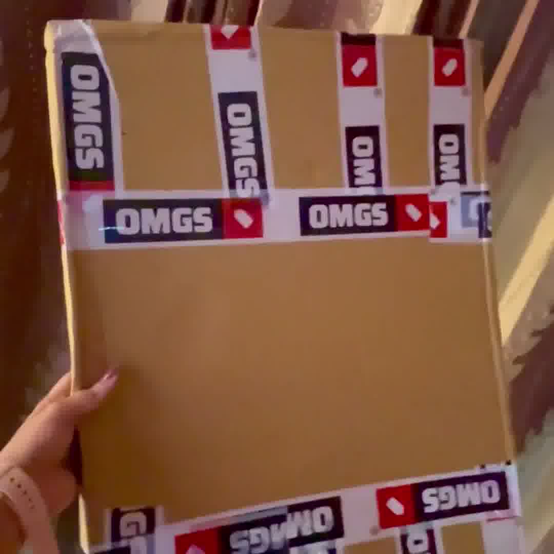 OMGSshop Facebook ad: Acrylic Love Gift