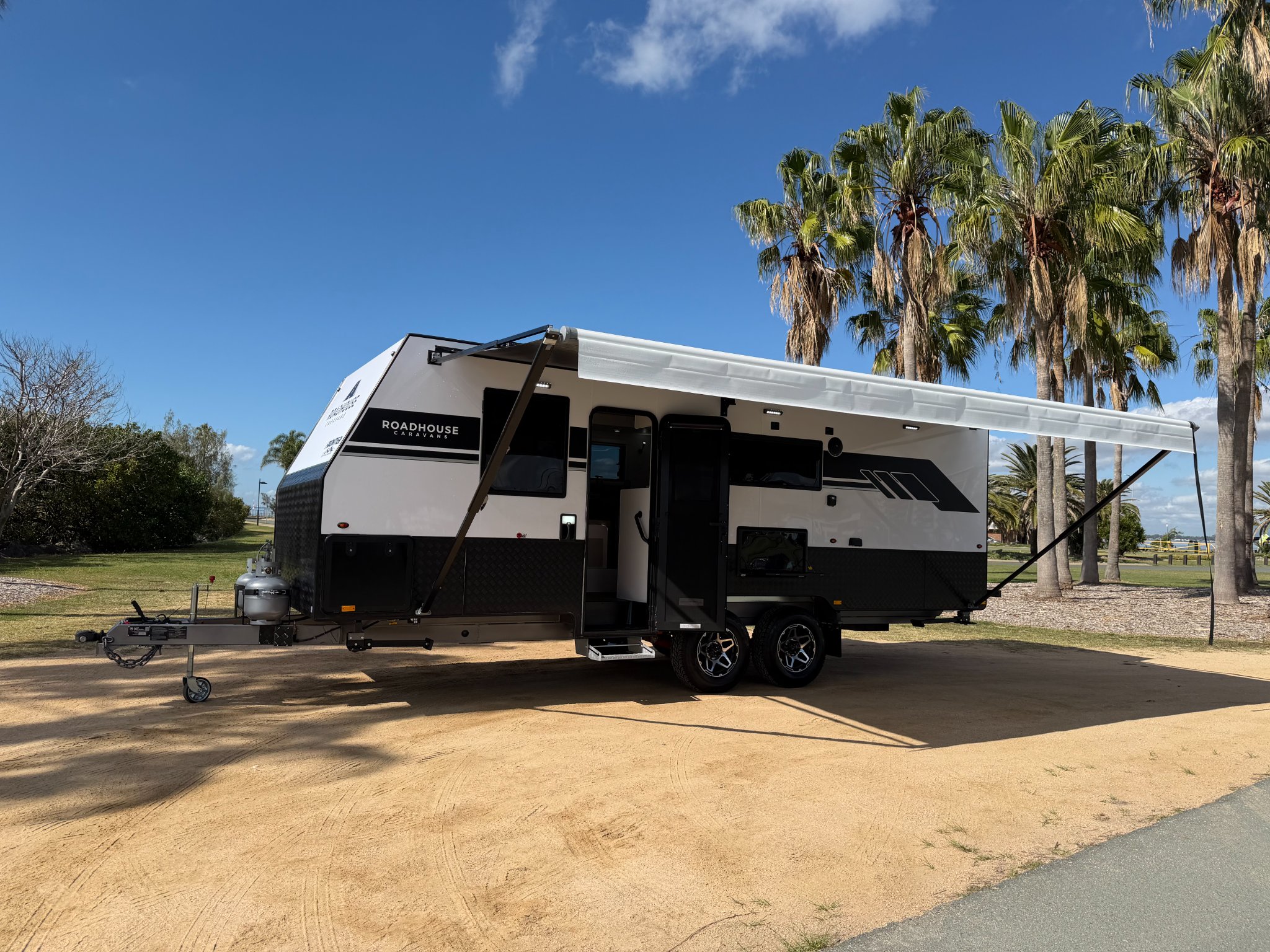 Harry Creswick Facebook ad: 2026 Roadhouse Caravans frontier slide out 22ft