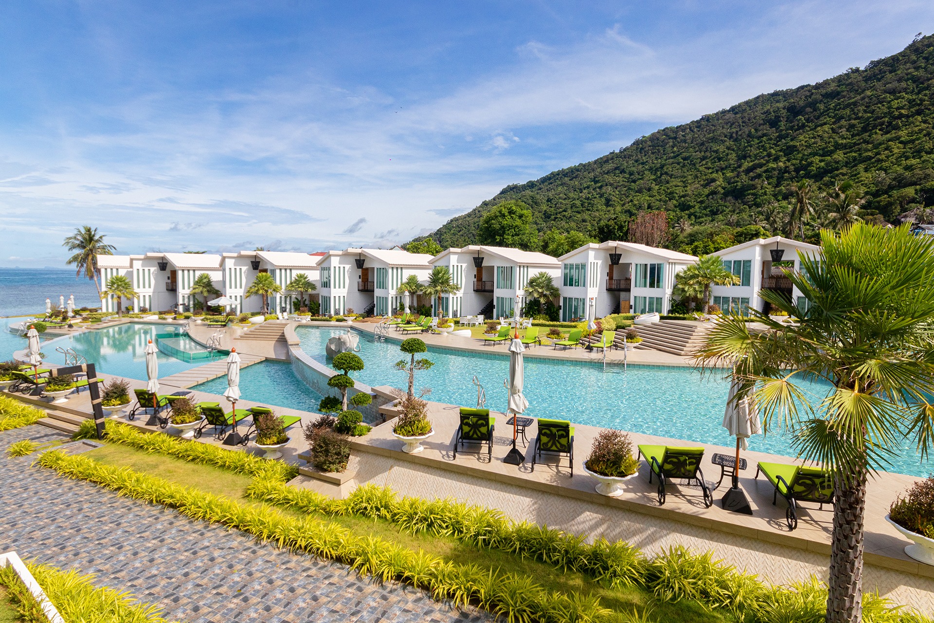 Vannee Golden Sands Koh Phangan Hotel Beach Resort Facebook ad from Mar 12, 2026