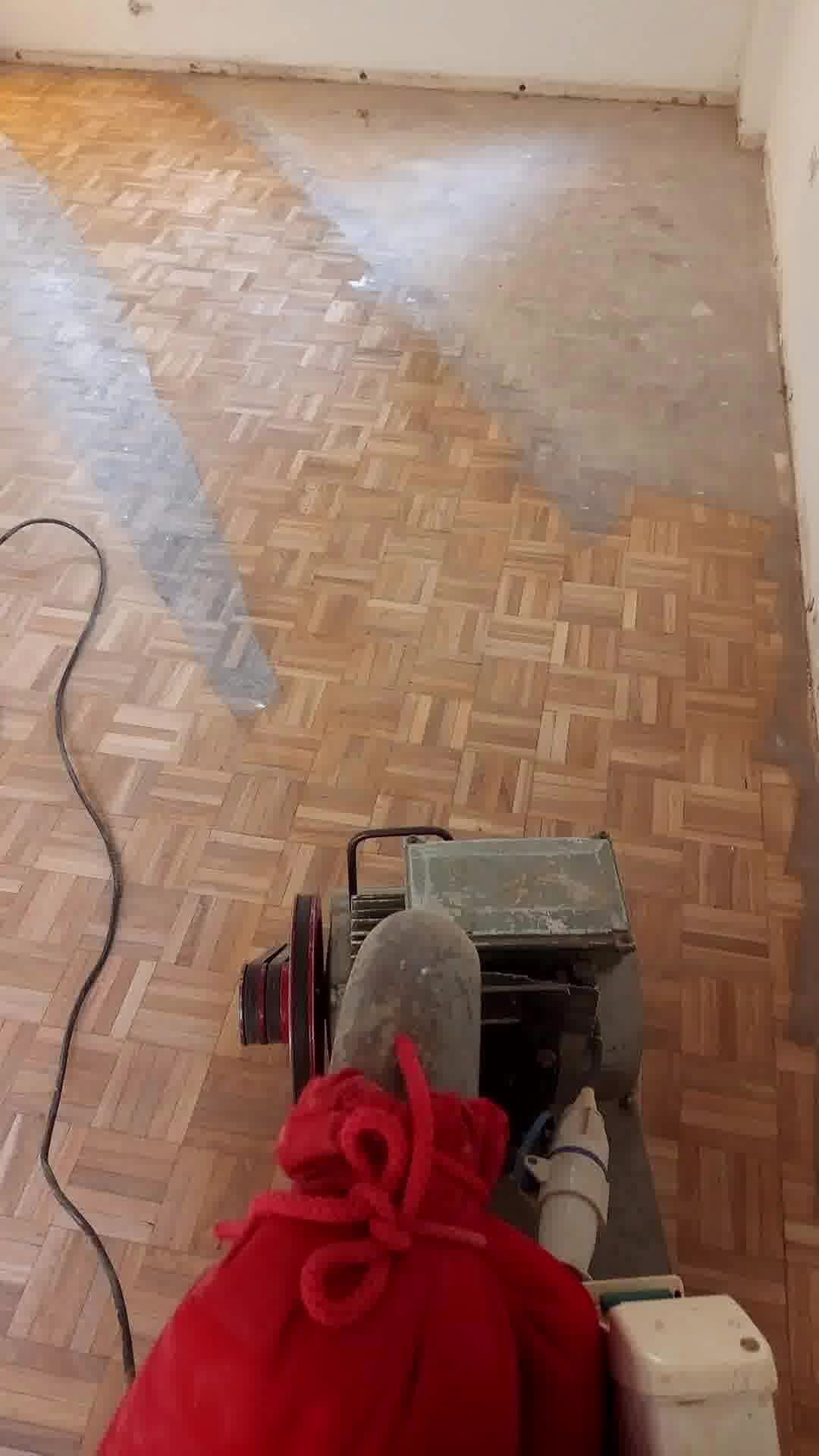 Rokelu Pisos de Madera Facebook ad: Reserva tu visita gratis
