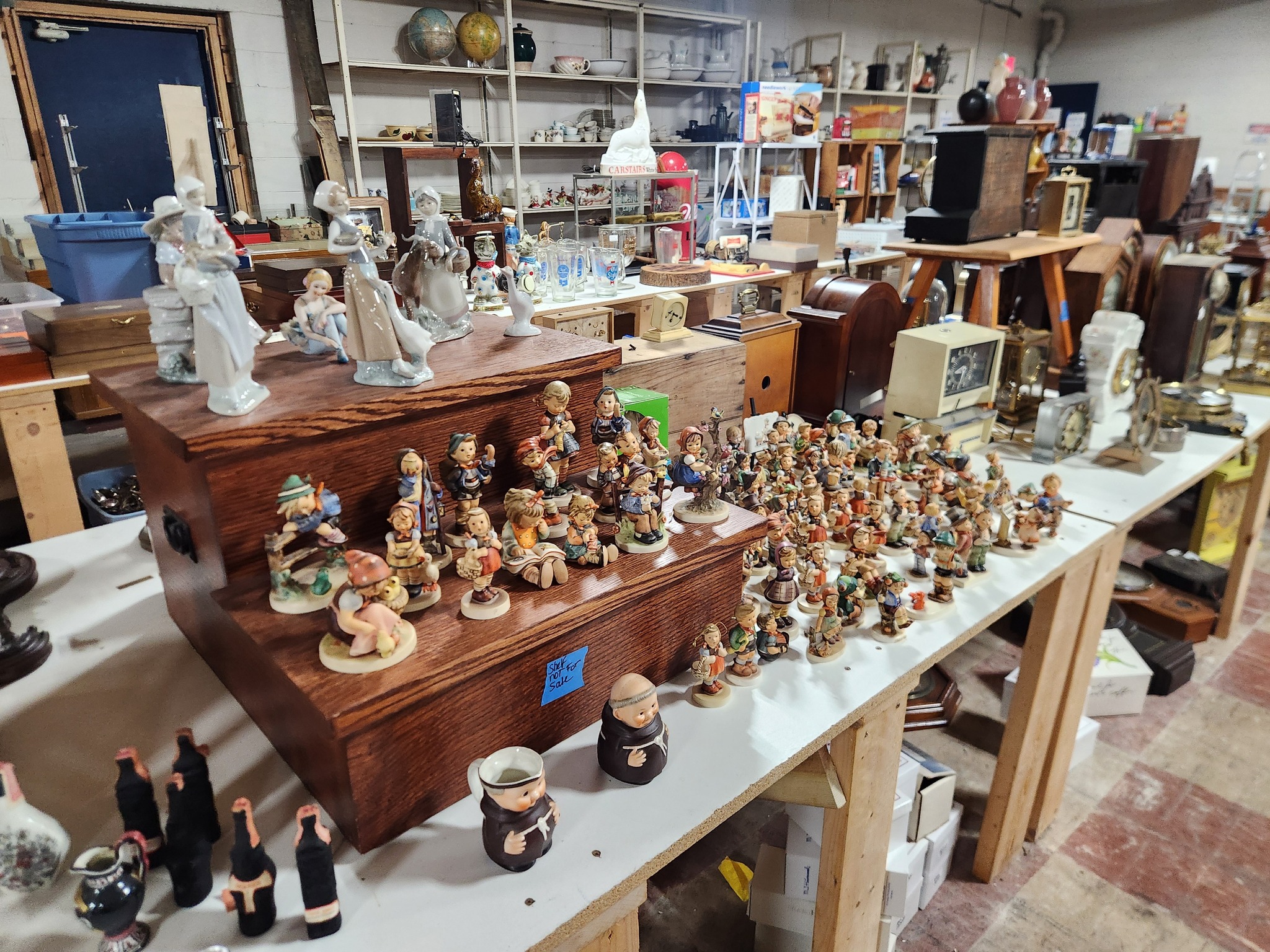 Heritage Estate Settlement Facebook ad: Labor Day Weekend Antique & Collectibles Estate Sale