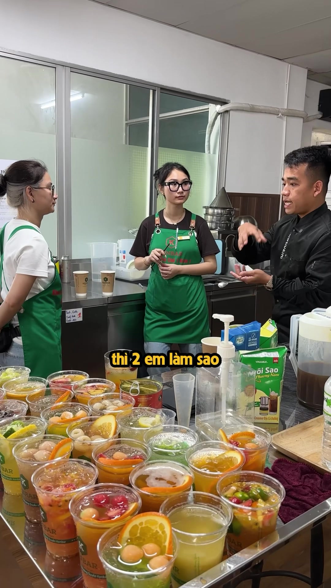 An Thịnh Kenbar Facebook ad: 2 chị em GenZ … bay nửa vòng trái đất về học pha chế #kenbar