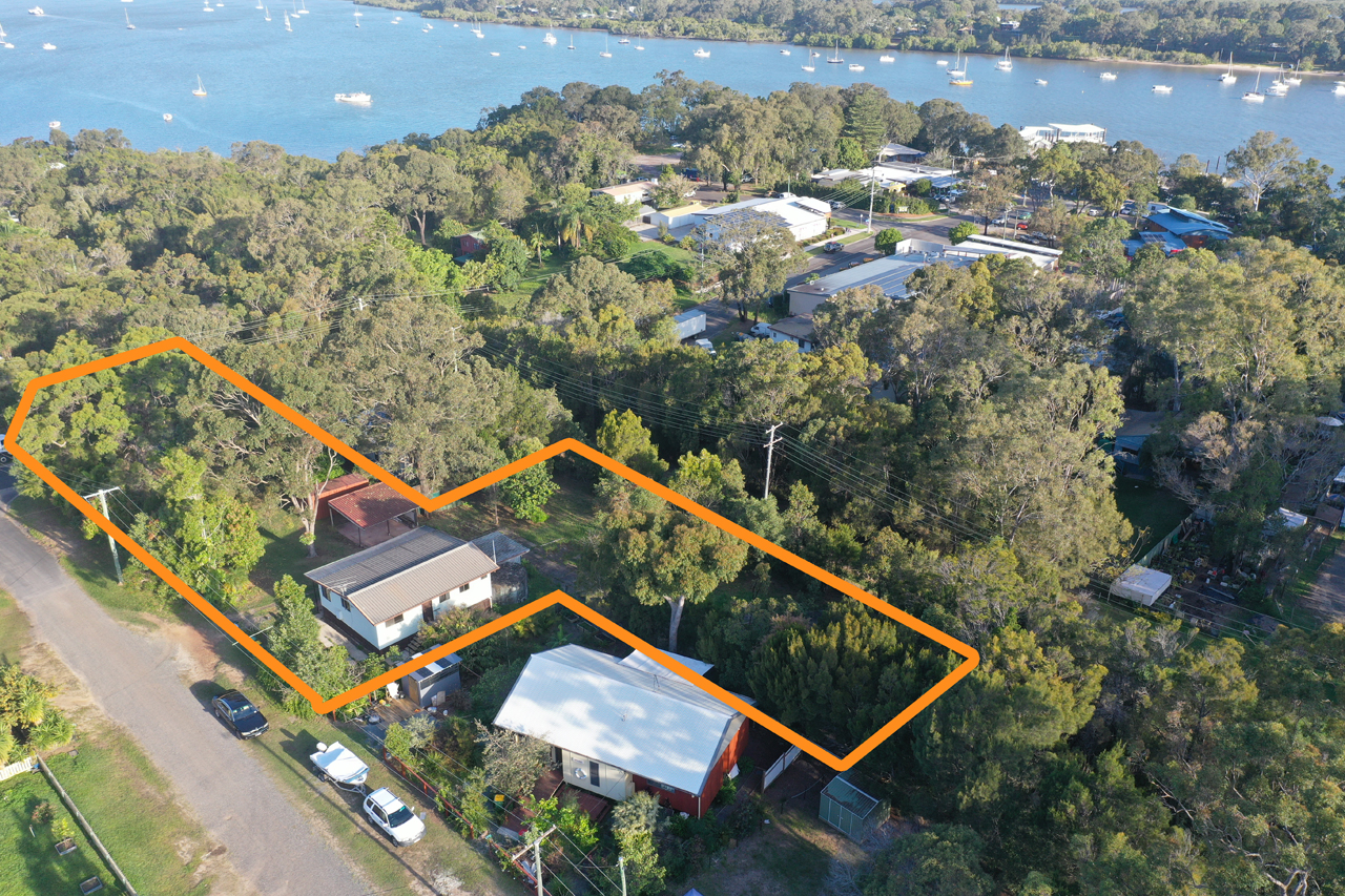 Chris McGregor - Bay Islands Property Facebook ad: Home - Bay Islands Property