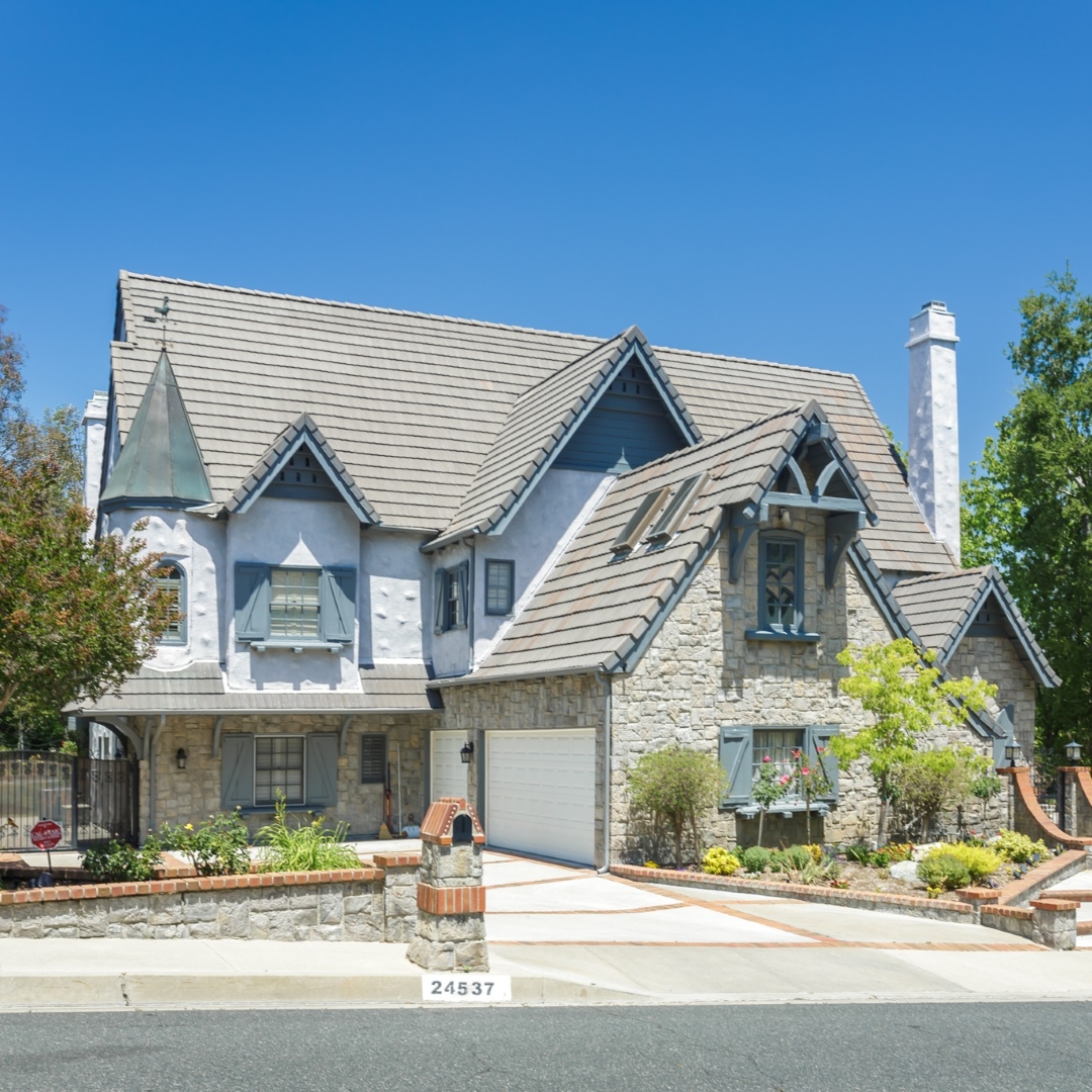 Select Service Realty Facebook ad: First time on the market from the original…
