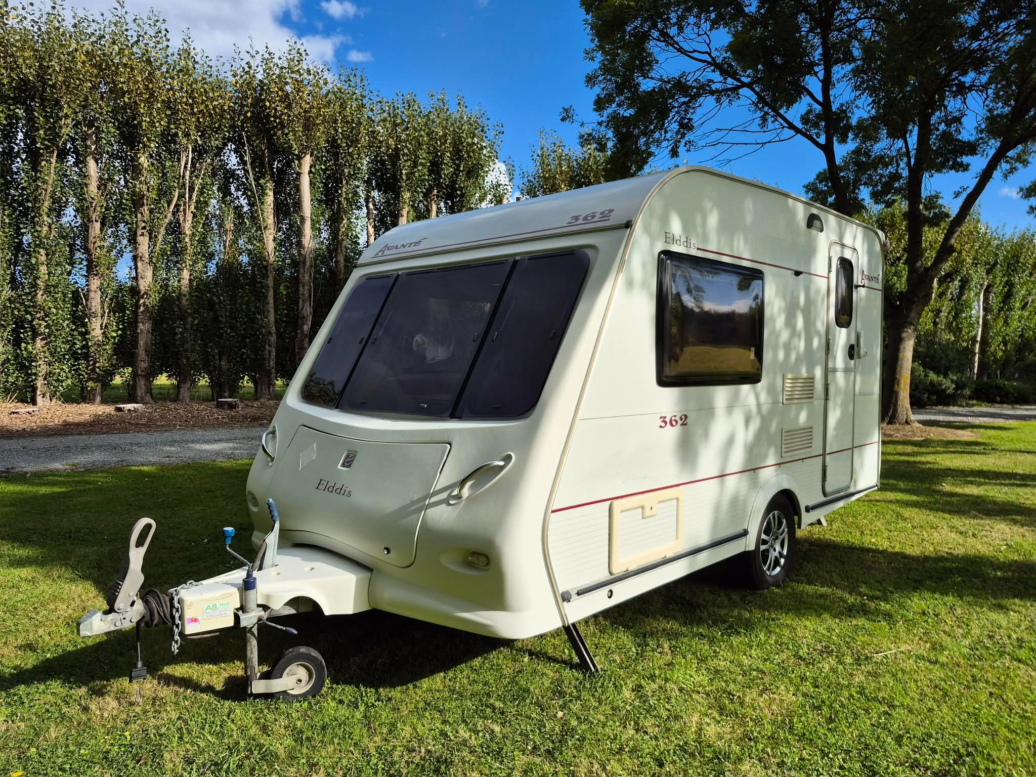 Heath Brown Facebook ad: 2005 Elddis Avante 362 2 berth, full size awning.