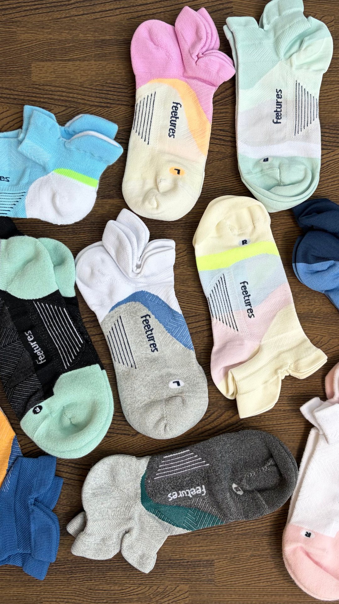 Feetures Facebook ad