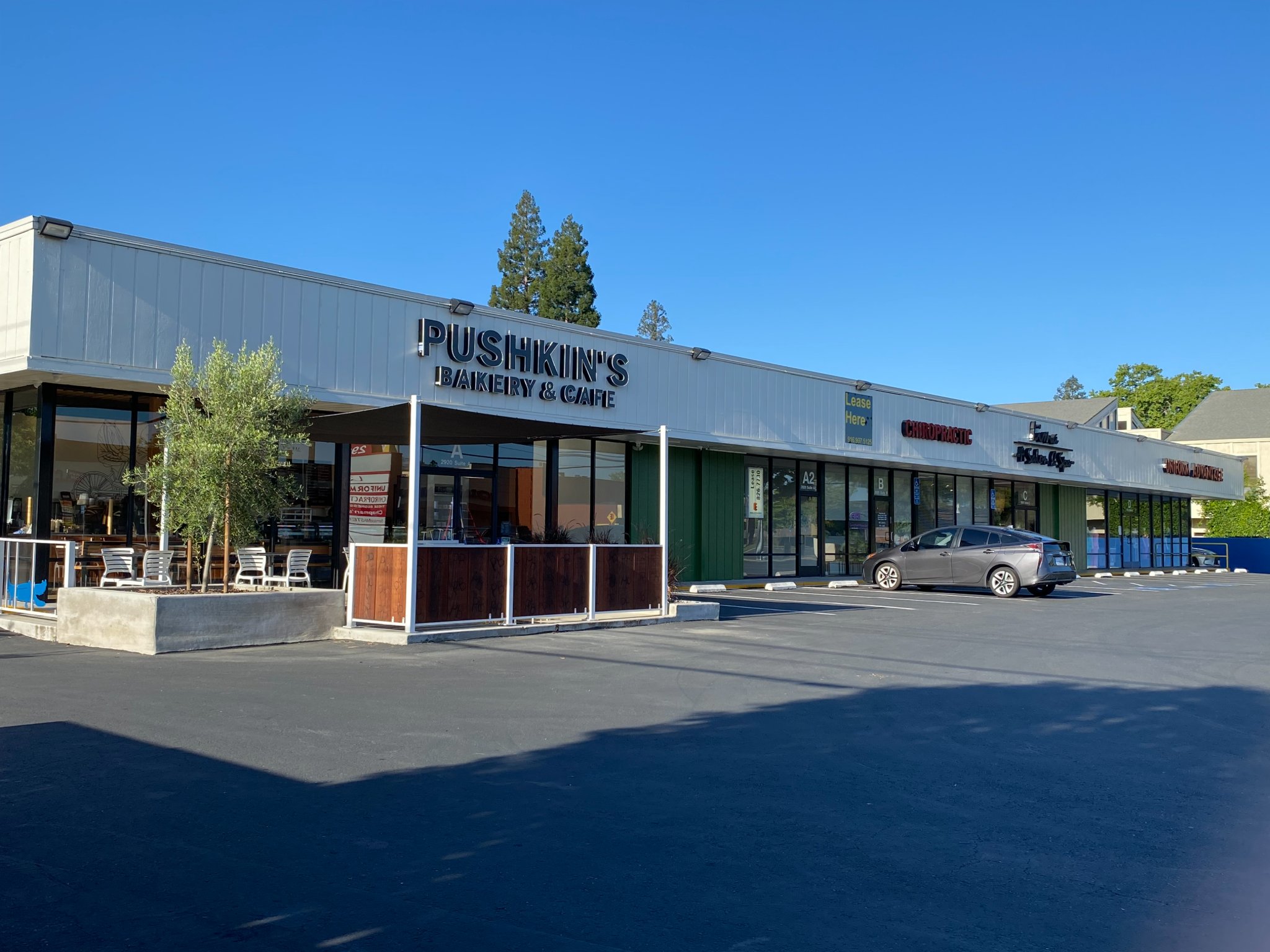 Christopher Brocchini Facebook ad: Fitness / Retail / Open Office