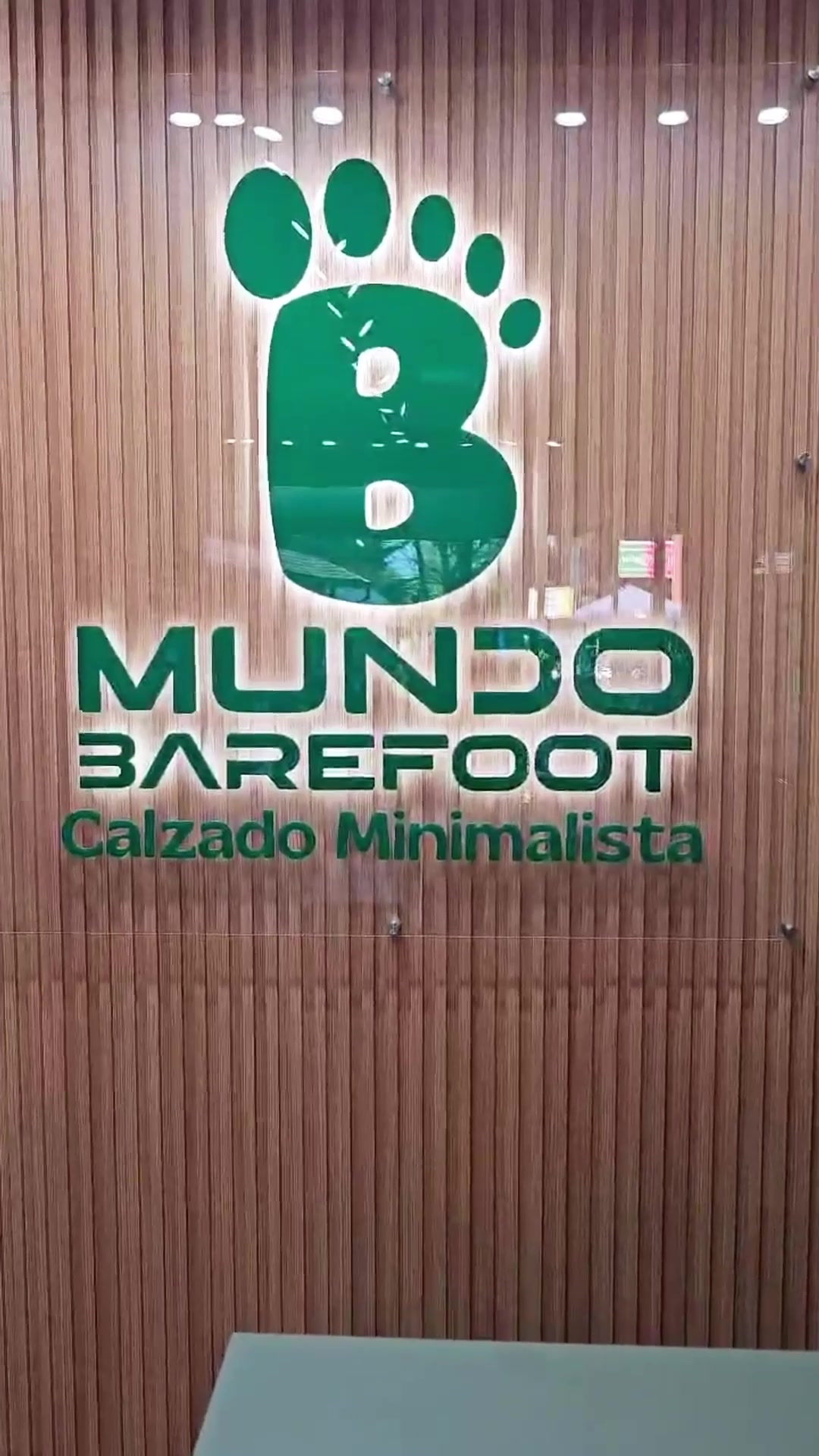 Mundo Barefoot Facebook ad: Mundo Barefoot en Vitacura
