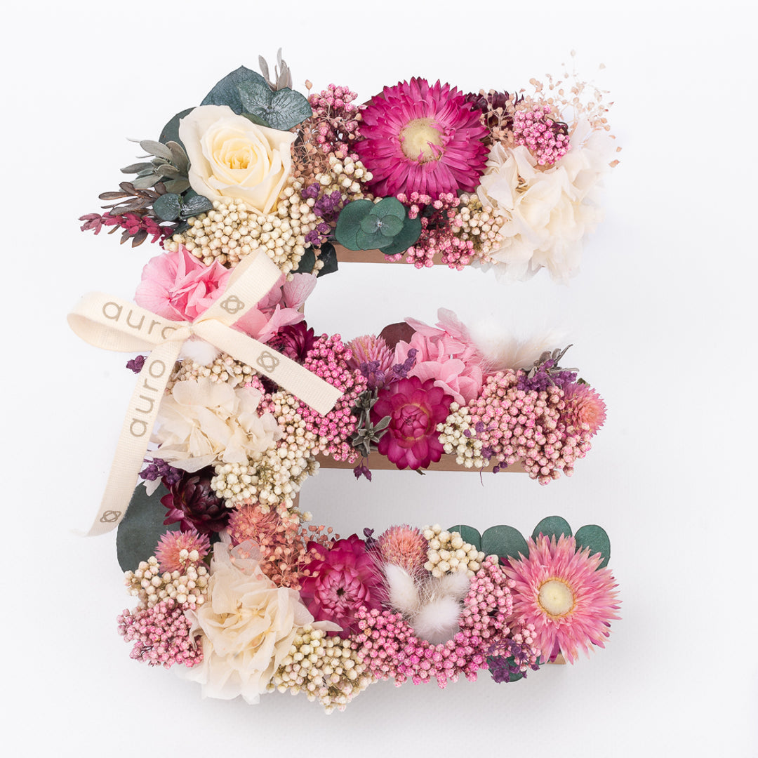 AURO Floral Stories Facebook ad: En Auro Floral puedes elegir diseños de colección…