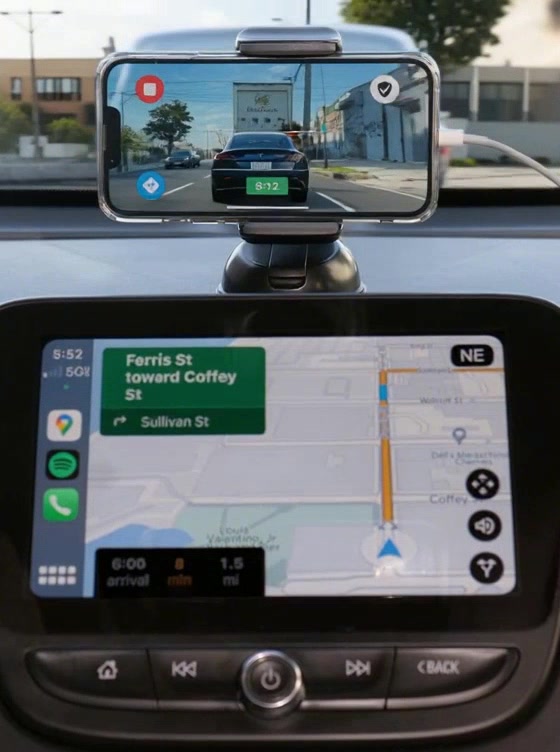 Driver Facebook ad: Turn your phone into an advanced dash cam