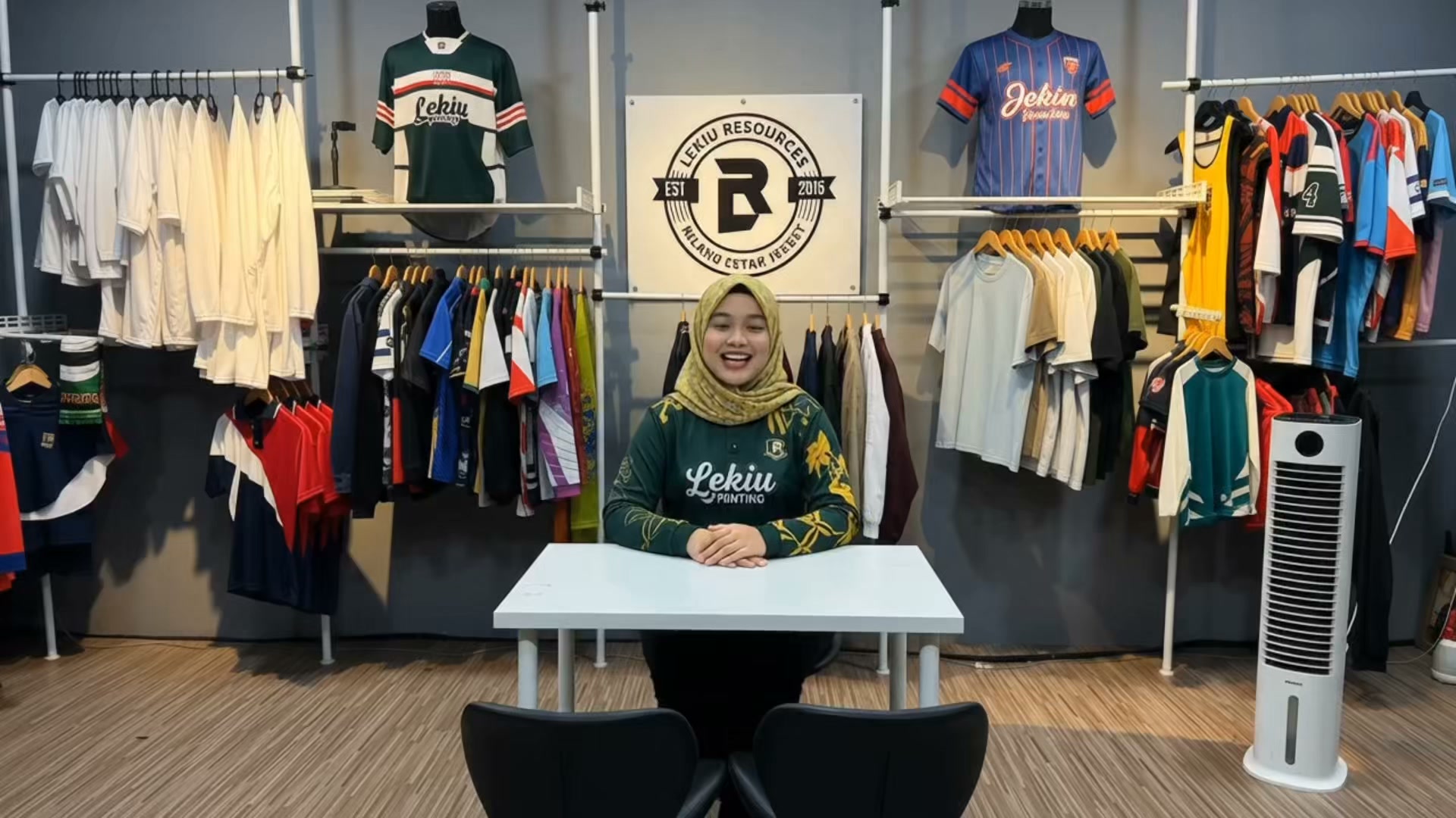 Lekiu Printing Studio Facebook ad: KILNG CETAK JERSEY MALAYSIA