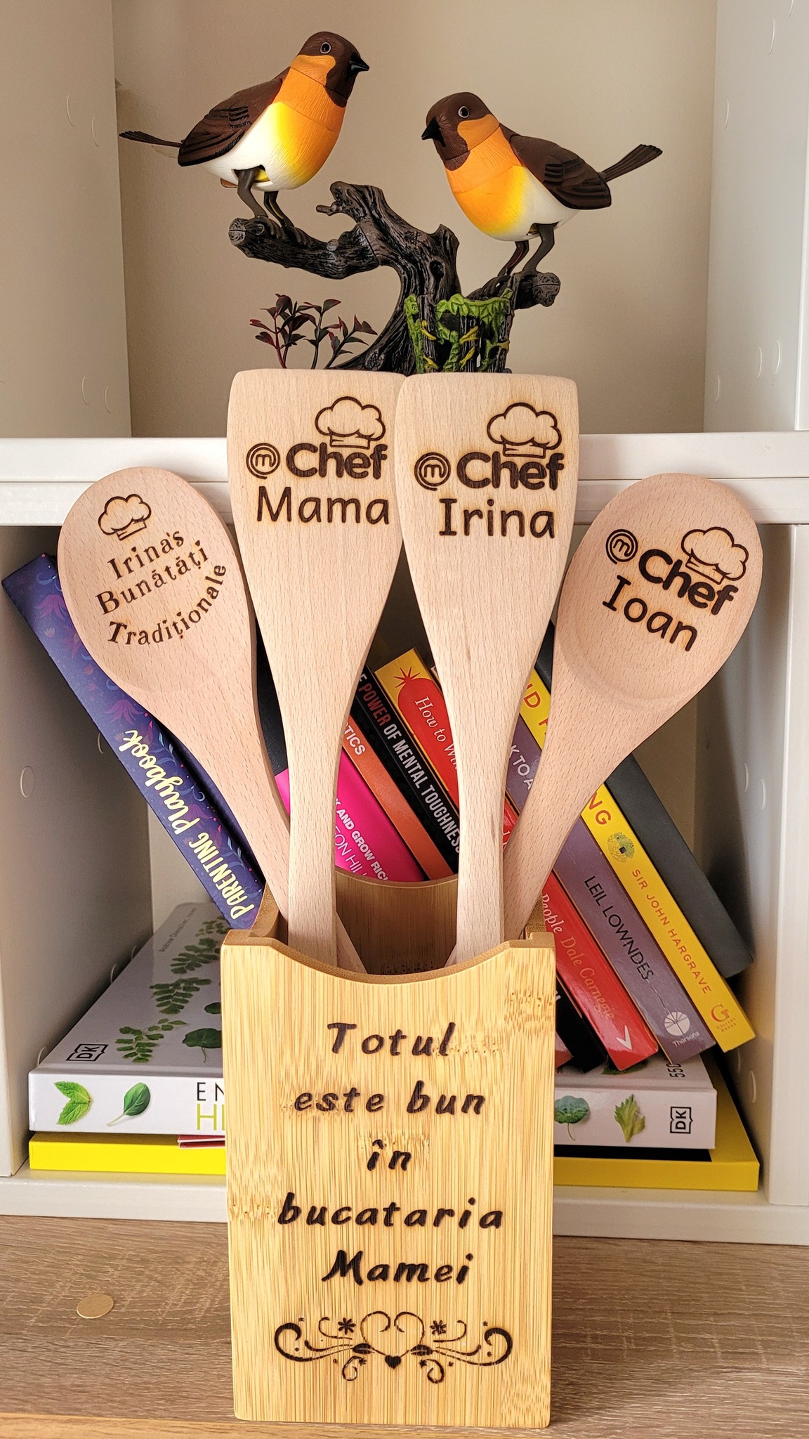 Engraved Gifts Shop Facebook ad: gravare realizata pe lemn cu design personalizat.