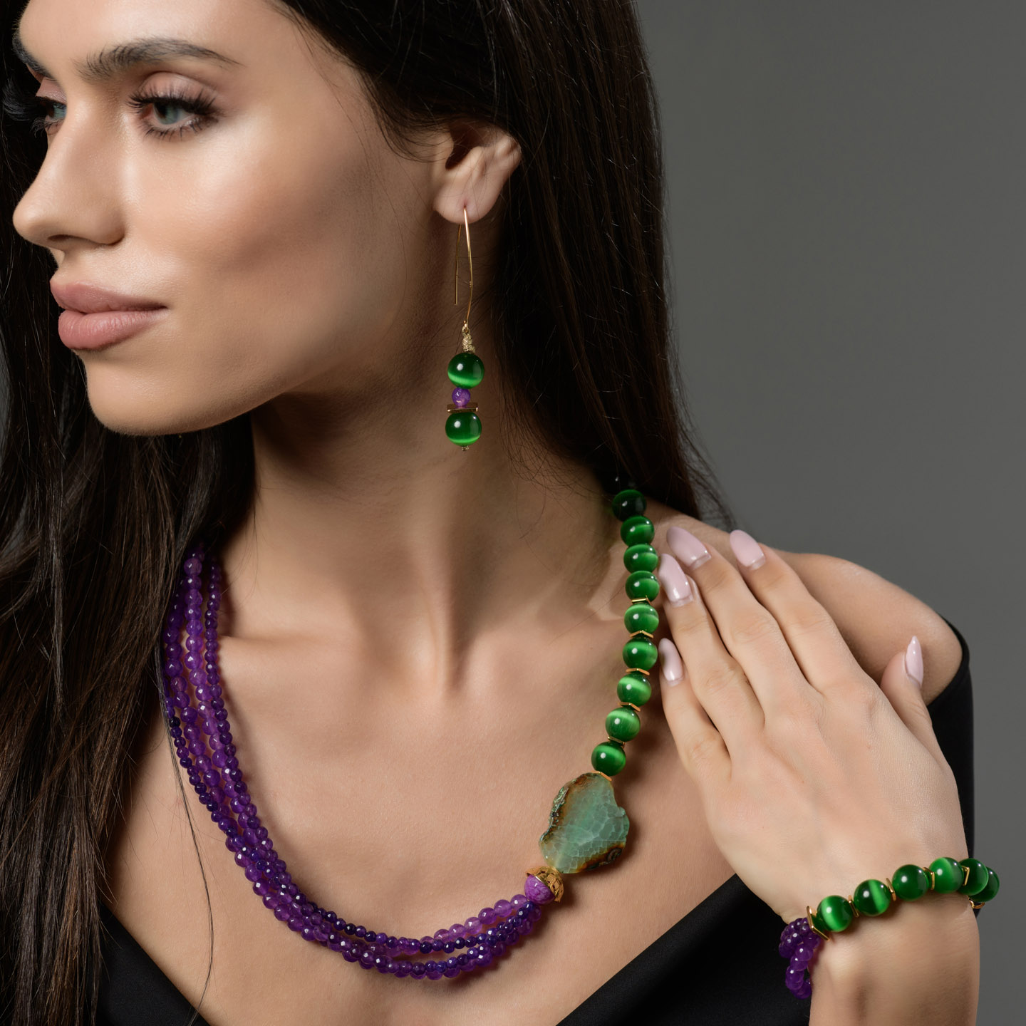 Eleni Tsiakiri Jewelry Facebook ad: EleniTsiakiri