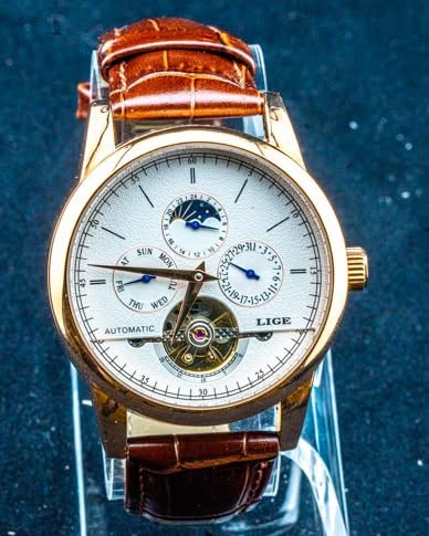 Ron Ramsey Facebook ad: Lige Calendar watch