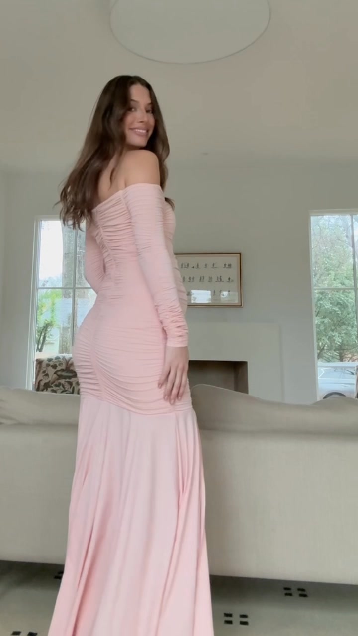 Bumpsuit Facebook ad: Chic & Ultra-Comfy Maternity Wear