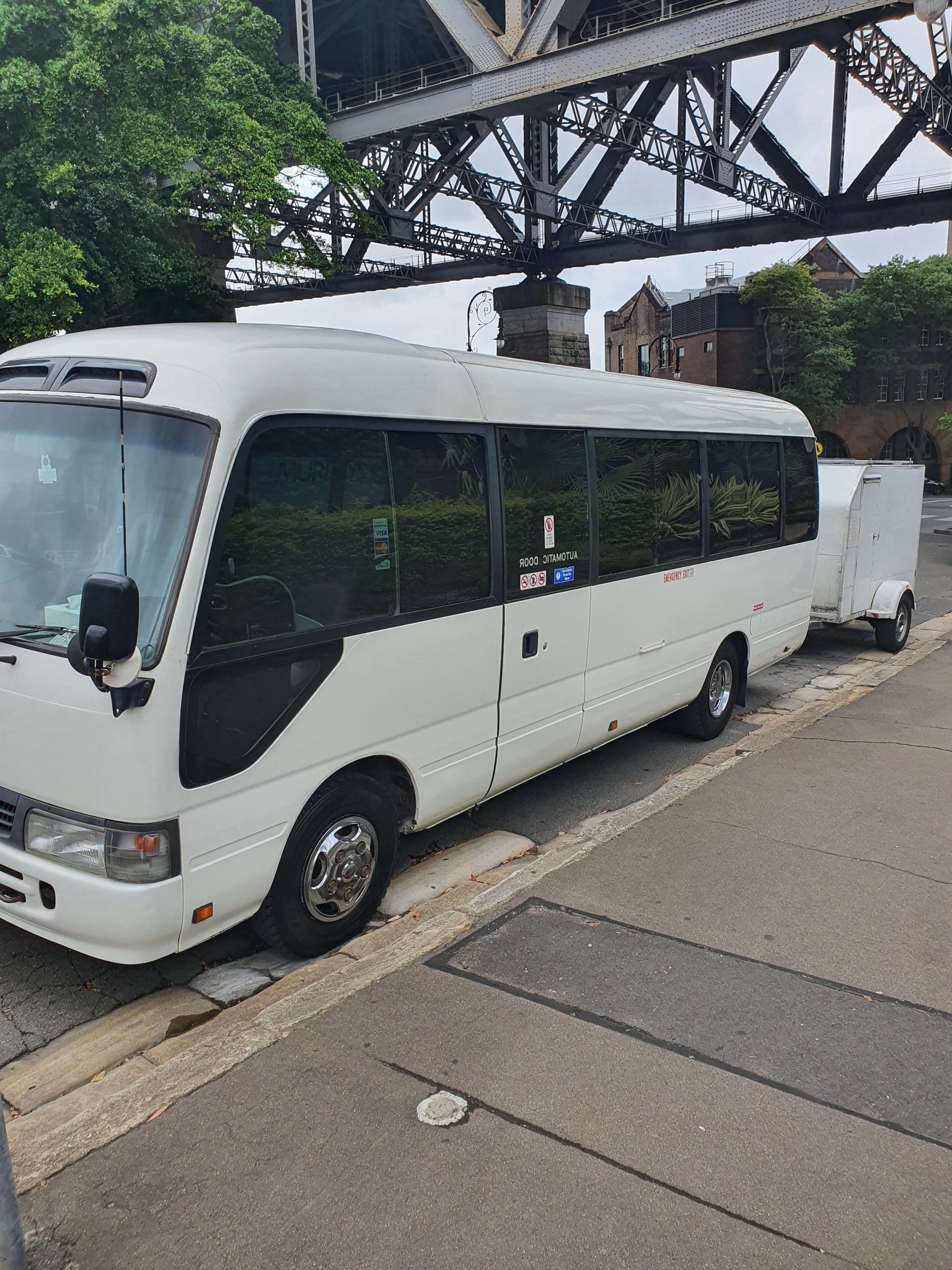 Bob's Airport Shuttle and Bus Hire Facebook ad