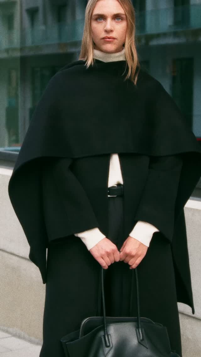 WAKAKUU Facebook ad: Designed for easy layering, the Alix coat moves…