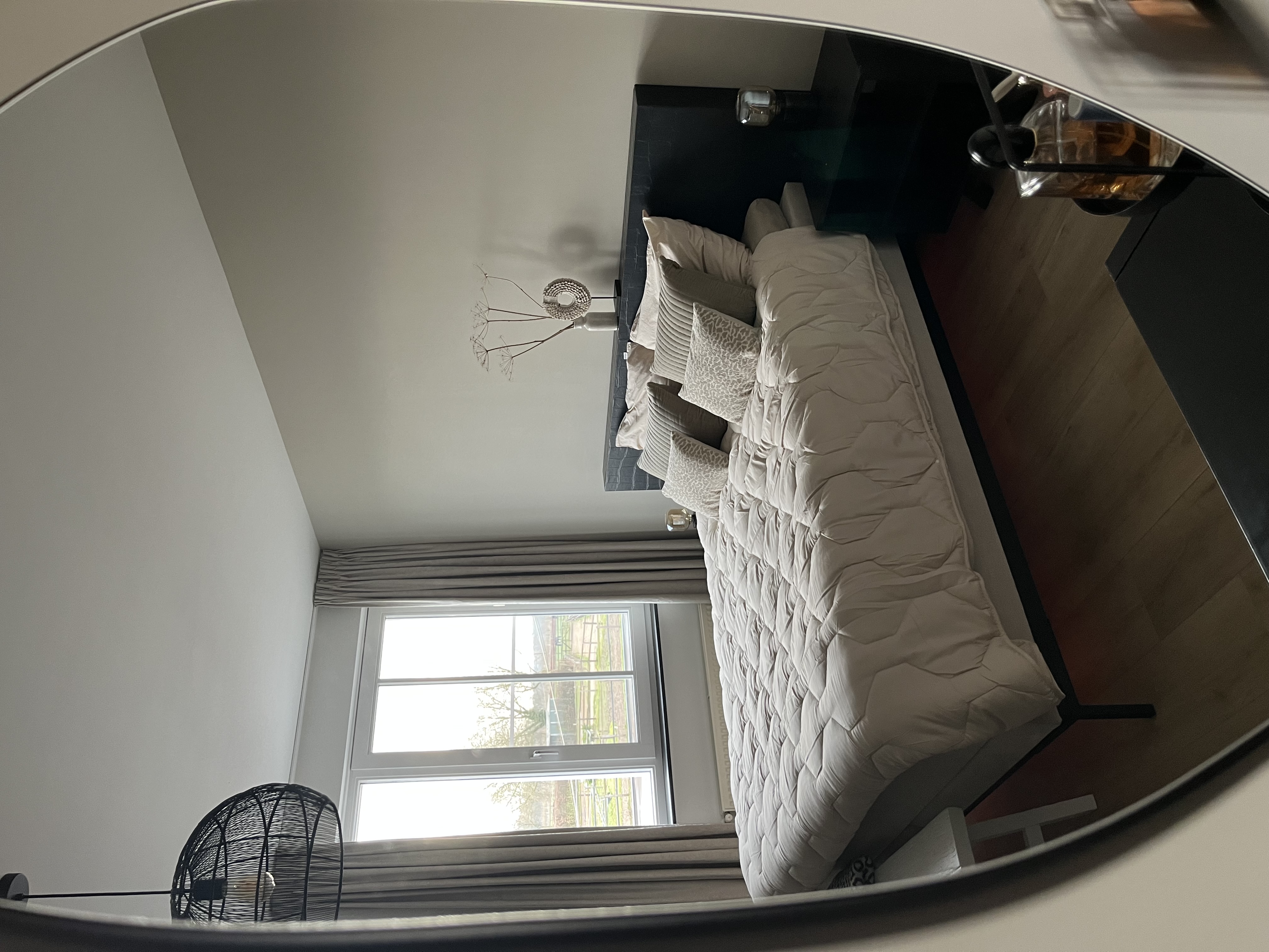 HappyBed Facebook ad