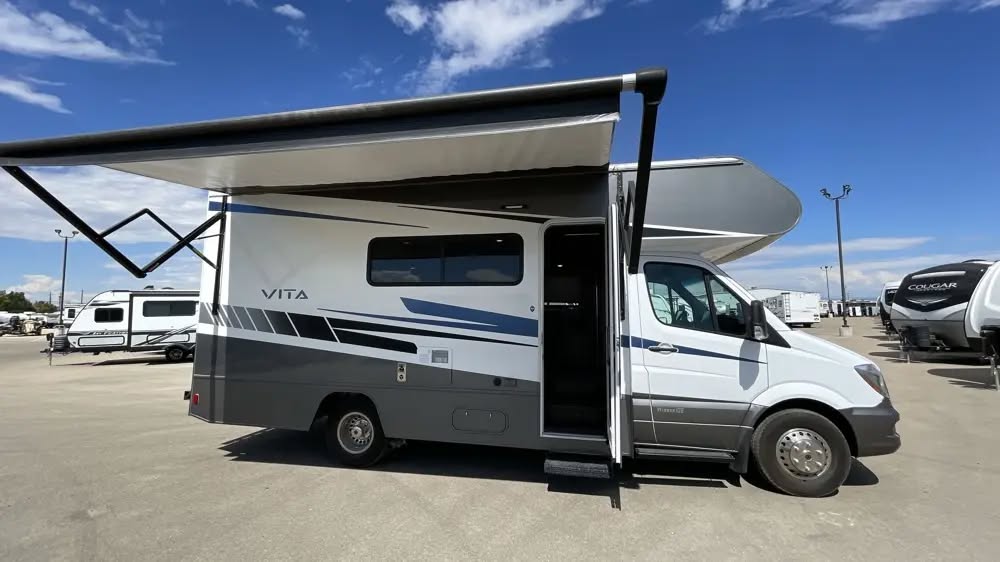 Melisa Vasquez Facebook ad: 2020 Winnebago Vita 24p
