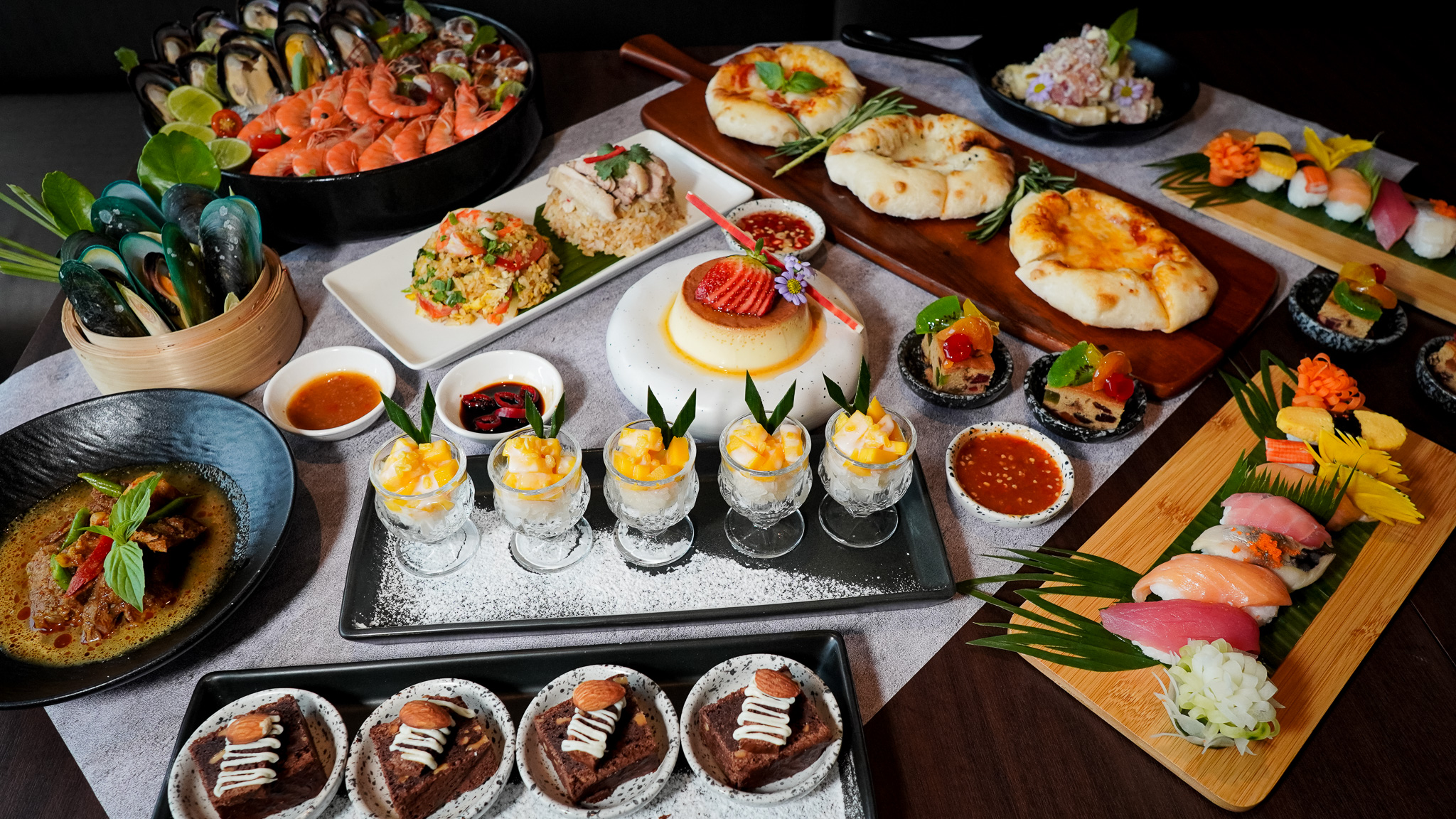 Ploenchit All Day Dining Facebook ad: มื้อกลางวัน 499 บาท อิ่มไม่อั้น