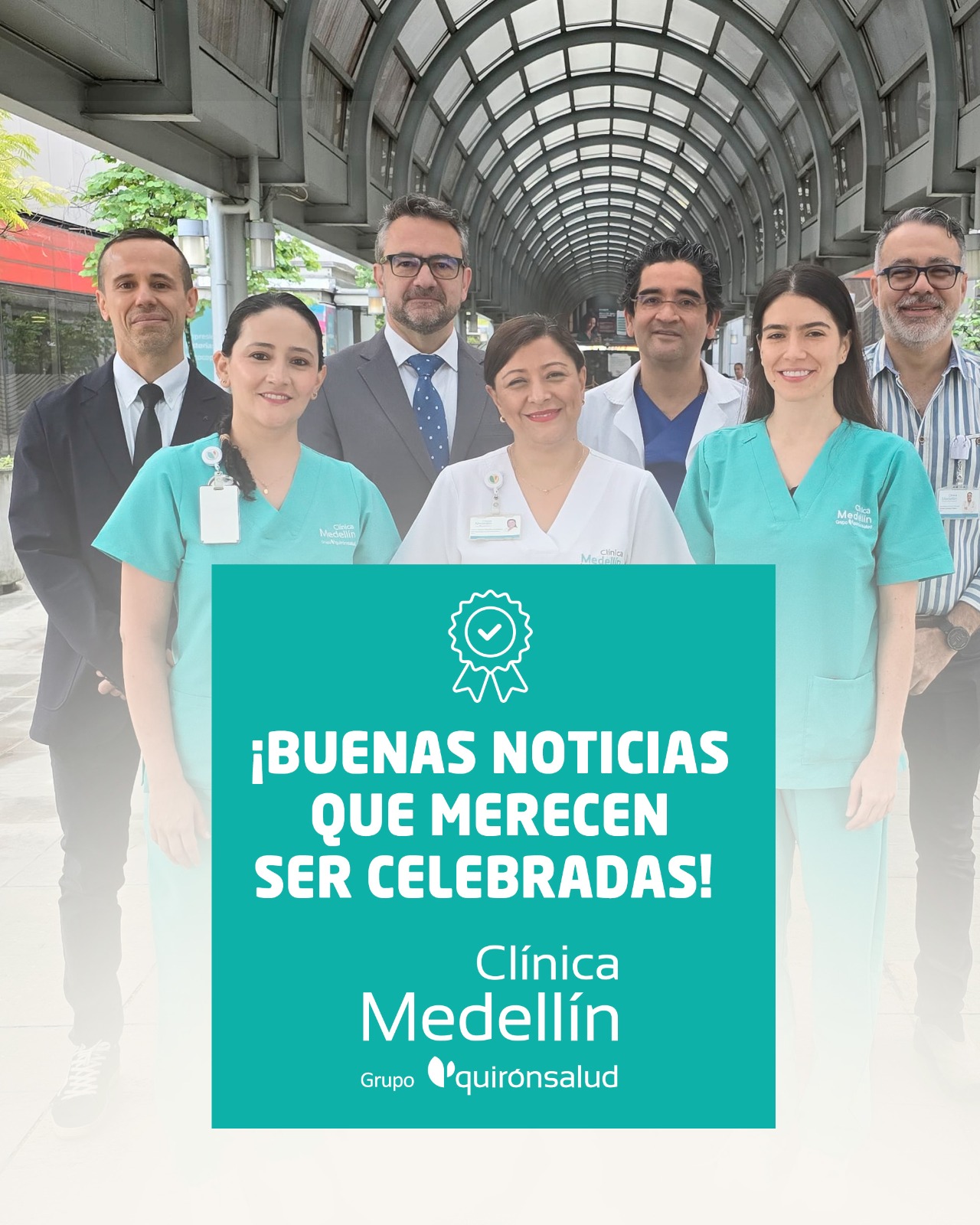 Clínica Medellín Facebook ad: ¡Buenas noticias que merecen ser celebradas!