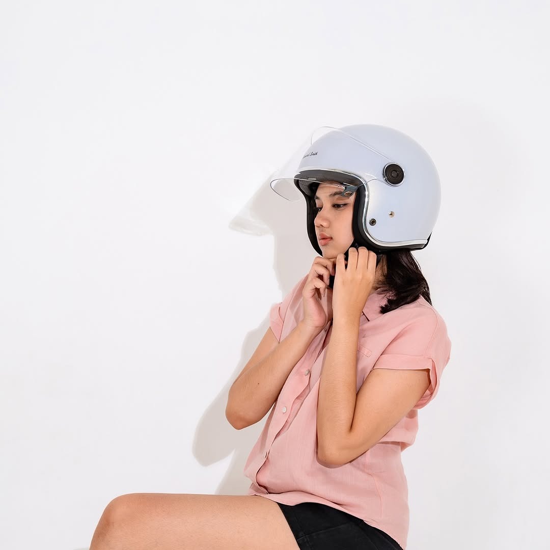 Howard Smith Helmet Facebook ad