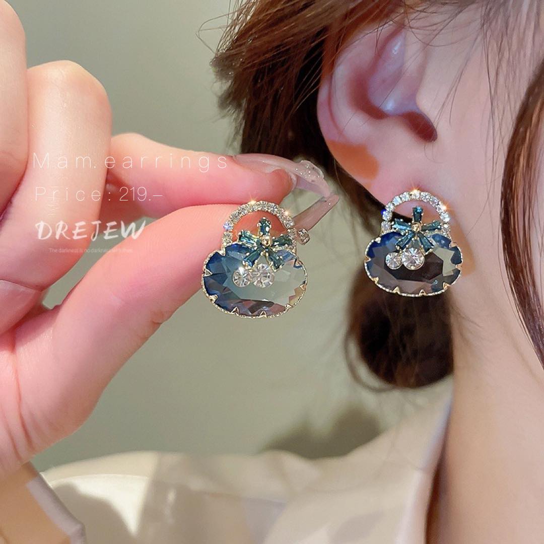Choose.jewelry Facebook ad