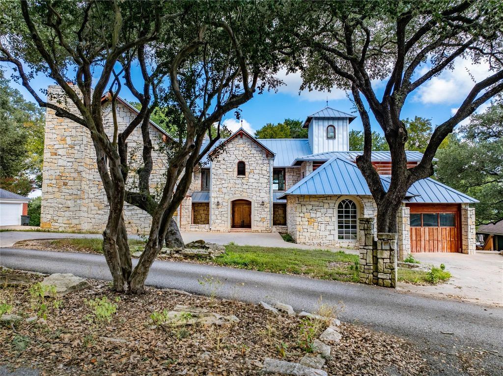 Featured Homes on HAR.com Facebook ad: 206 Rolling Hill Dr, La Grange, TX 78945