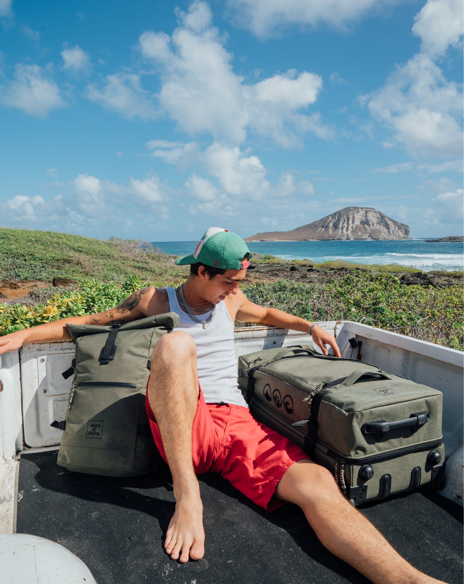SONS of ALOHA Facebook ad: Reisetasche mit Rollen KANE