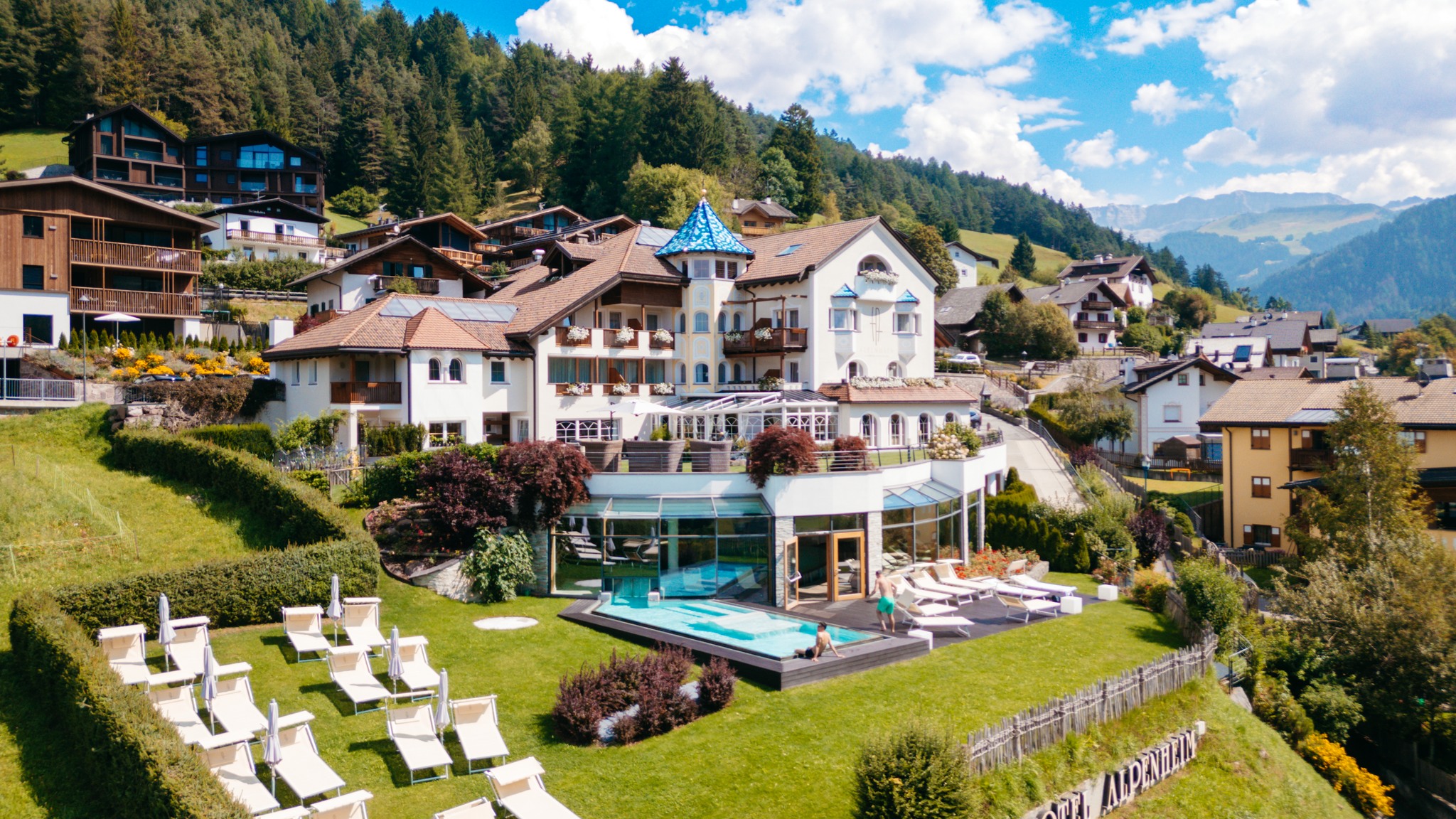 Hotel Alpenheim Charming Hotel & Spa, Val Gardena/Gröden Facebook ad: 4-star wellness hotel in Ortisei in Val Gardena - Hotel…