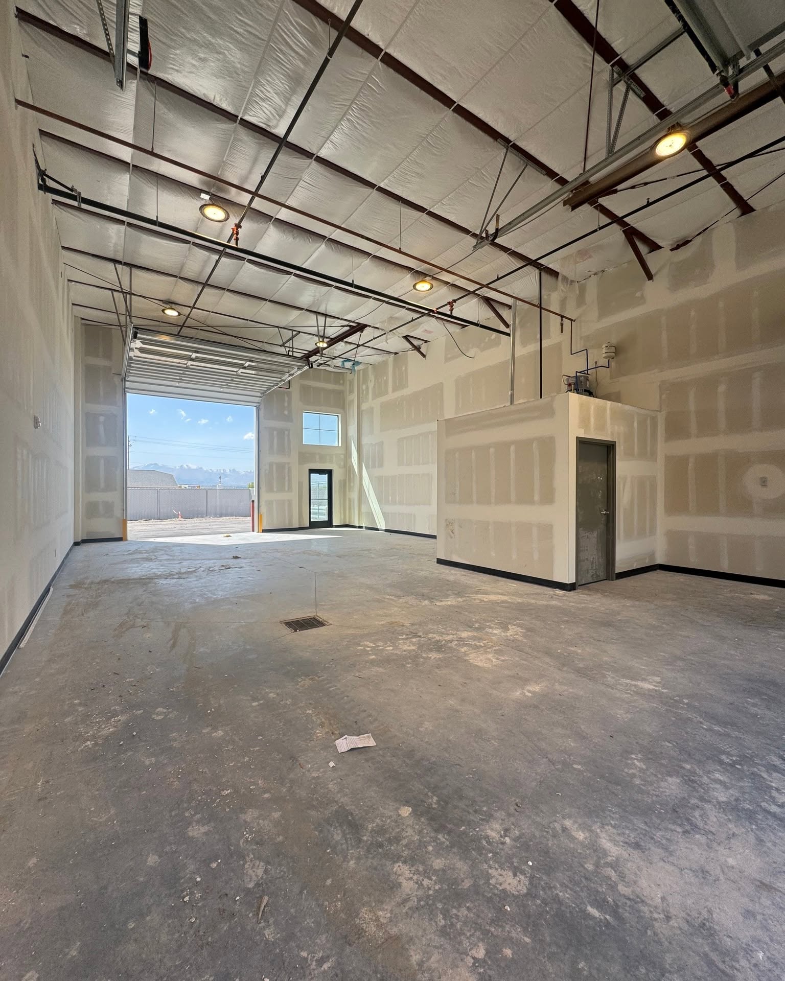 Alex Thorne Facebook ad: Warehouse Spaces In Bluffdale