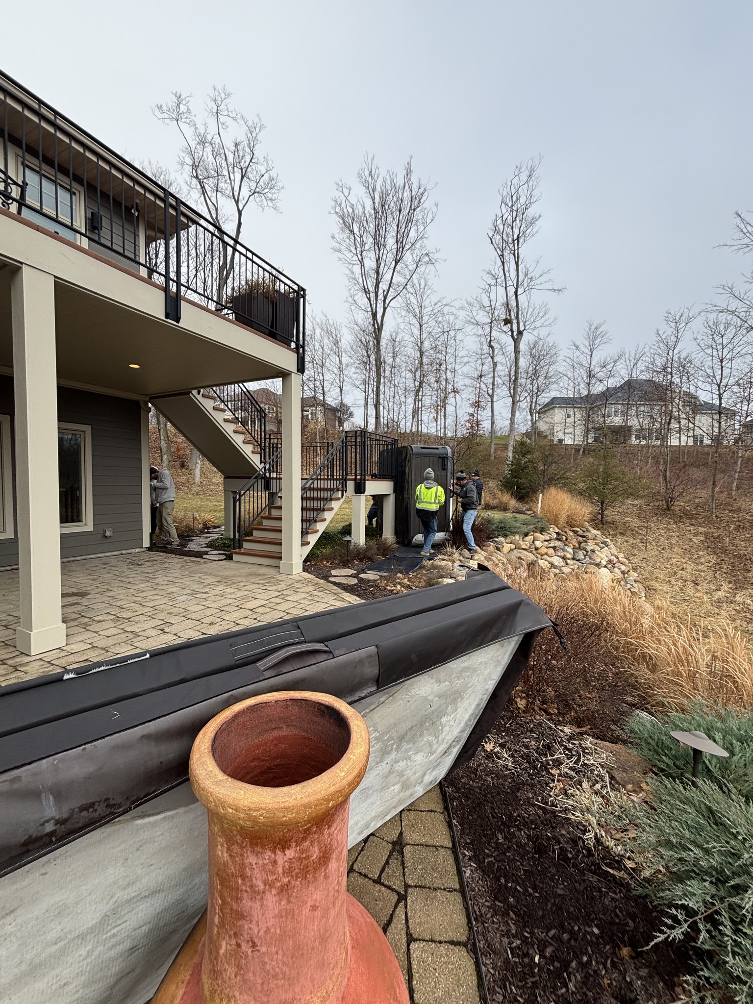 Porter Moving Company Facebook ad: Outstanding professionalism. I hired them to move a…