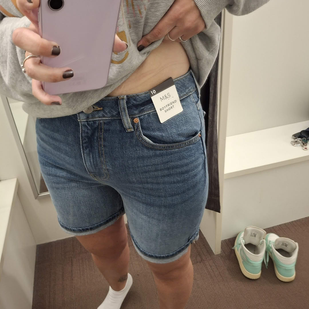 Olivia Jones Facebook ad